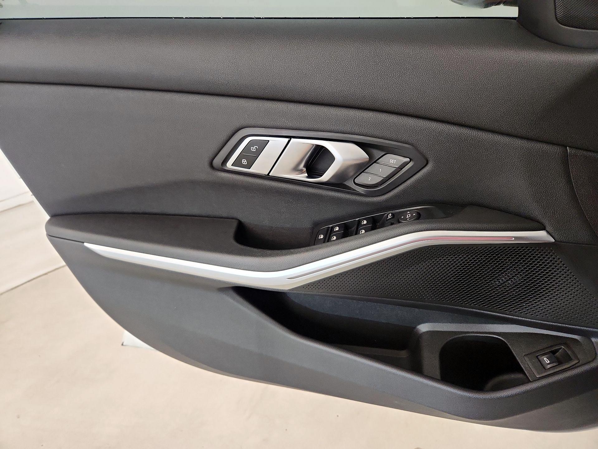Thumbnail: 2021 BMW 3 Series - 12