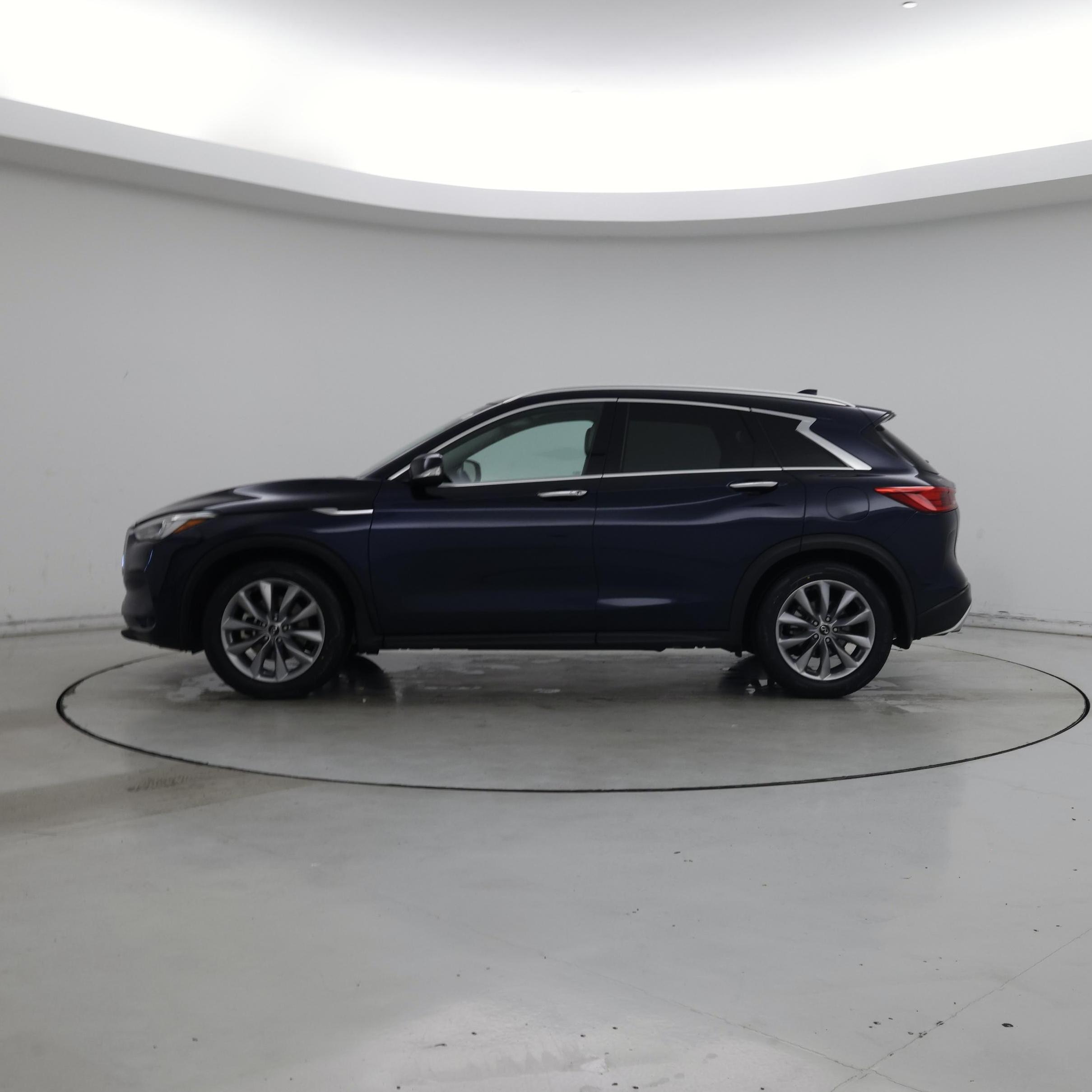Thumbnail: 2019 INFINITI QX50 - 3