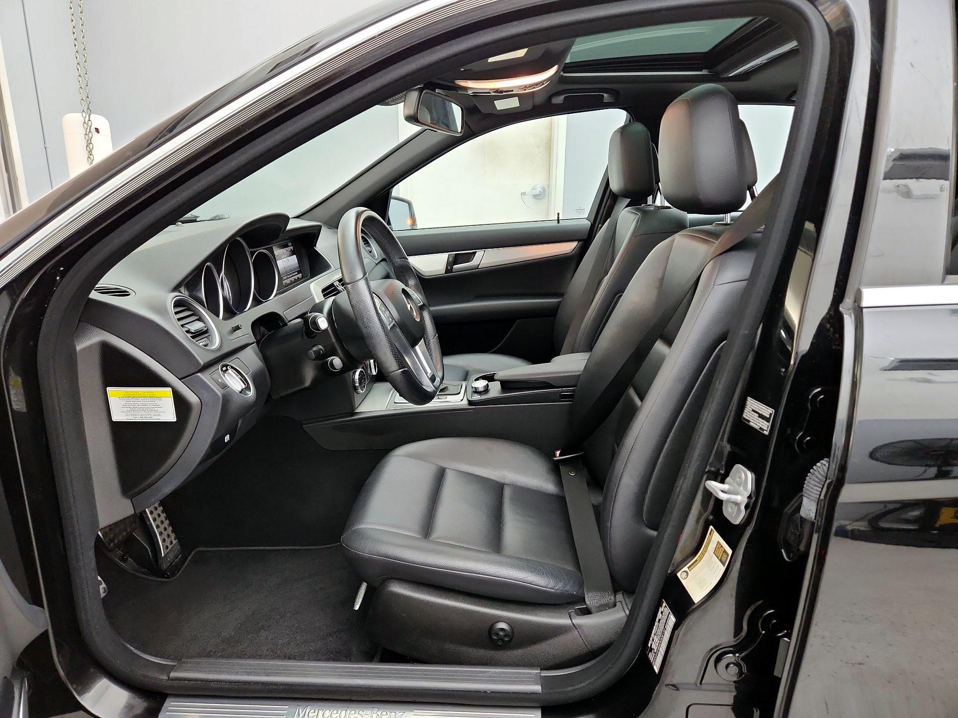 Thumbnail: 2014 Mercedes-Benz C-Class - 11