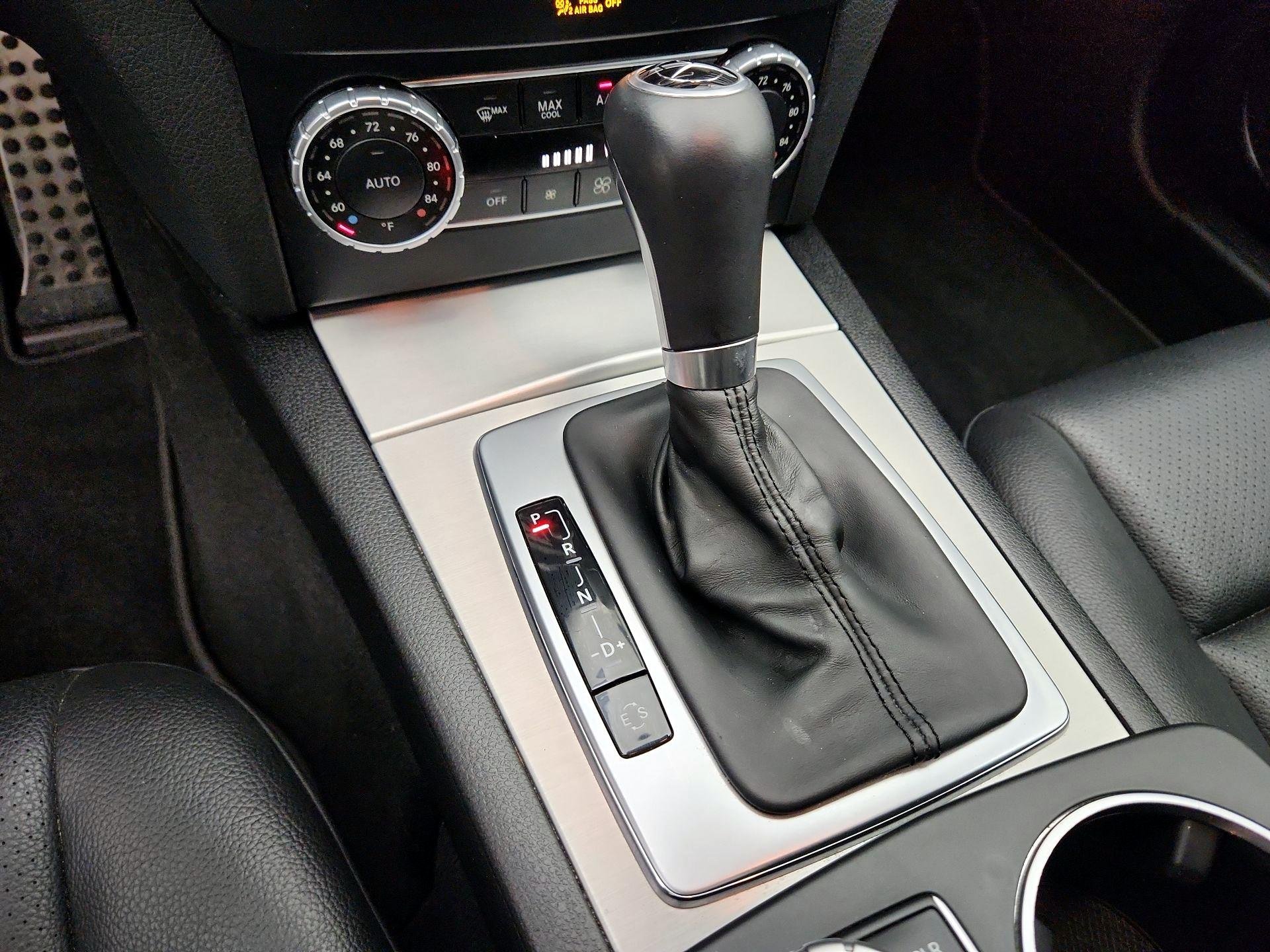 Thumbnail: 2014 Mercedes-Benz C-Class - 17