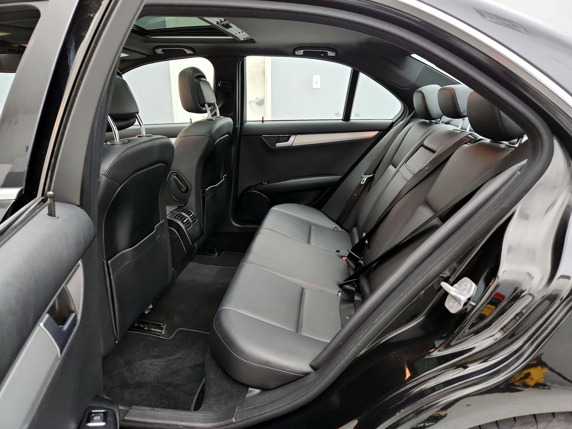 Thumbnail: 2014 Mercedes-Benz C-Class - 20