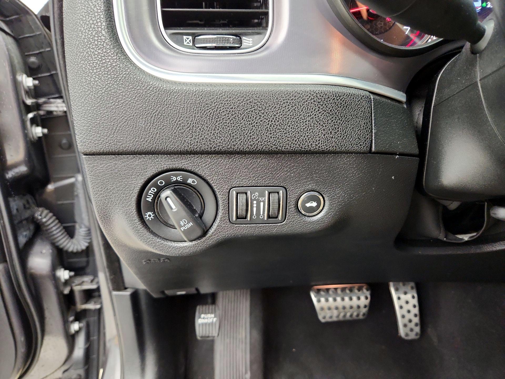 Thumbnail: 2019 Dodge Charger - 13