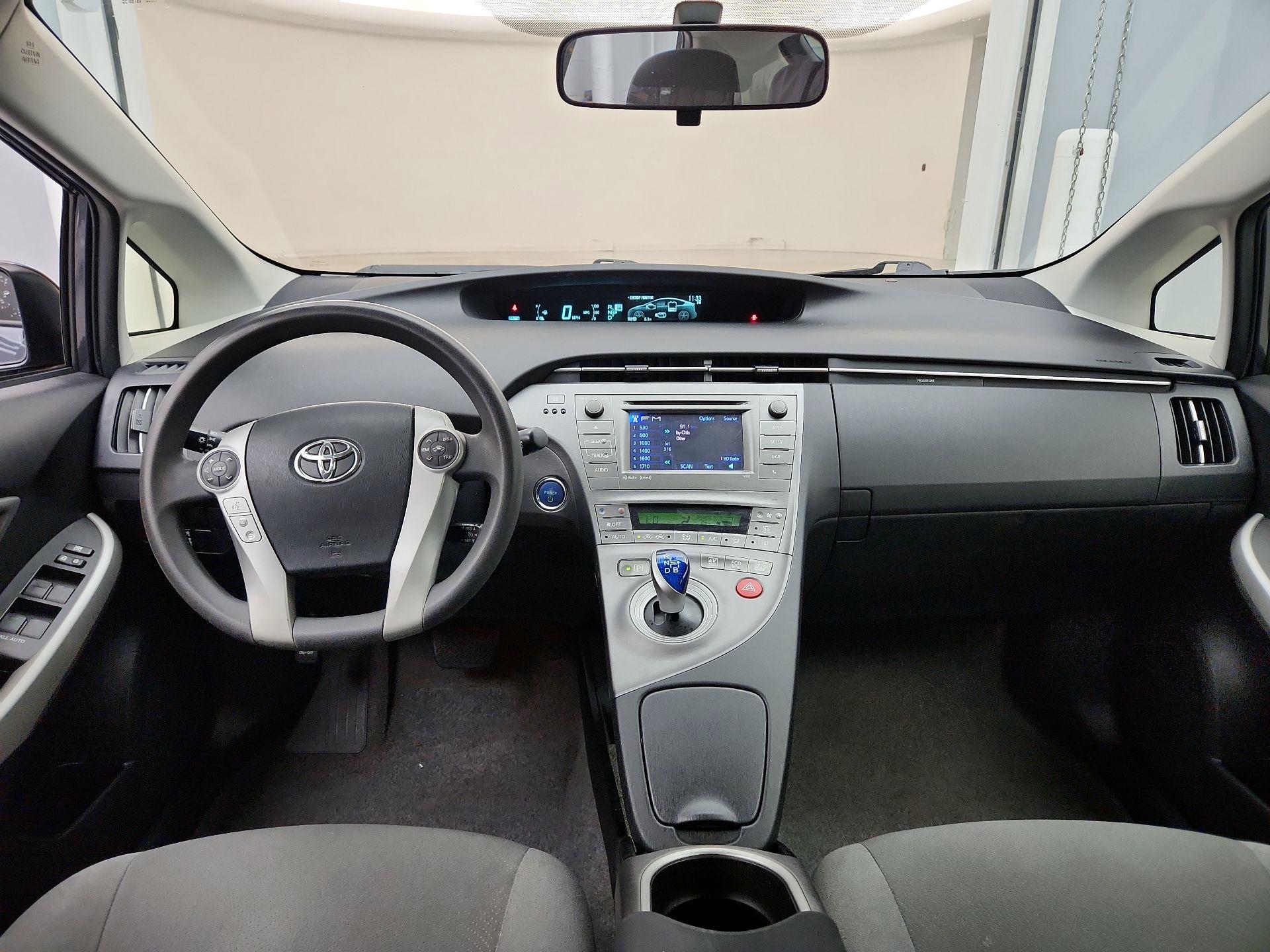 Thumbnail: 2013 Toyota Prius - 9