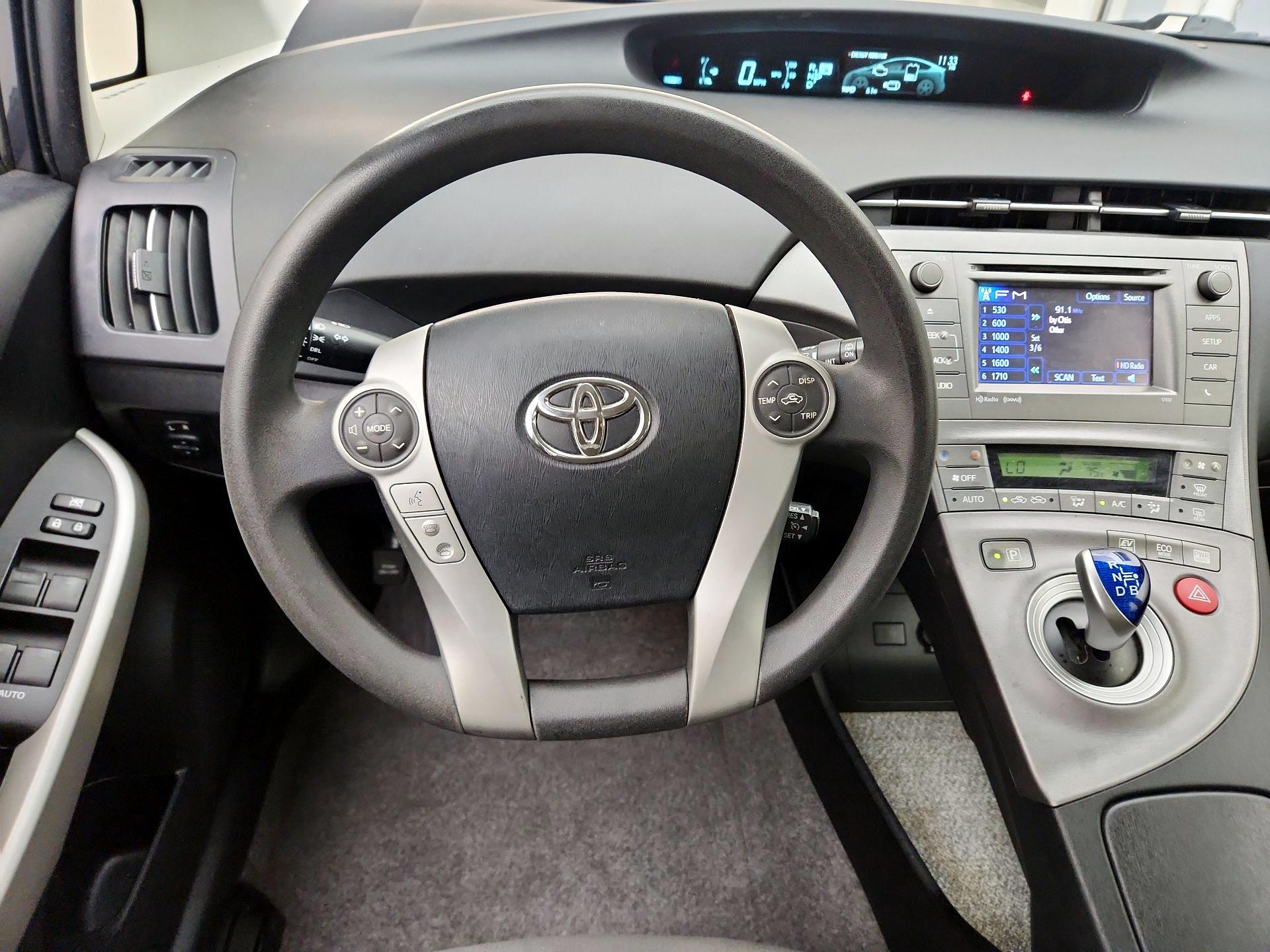 Thumbnail: 2013 Toyota Prius - 10