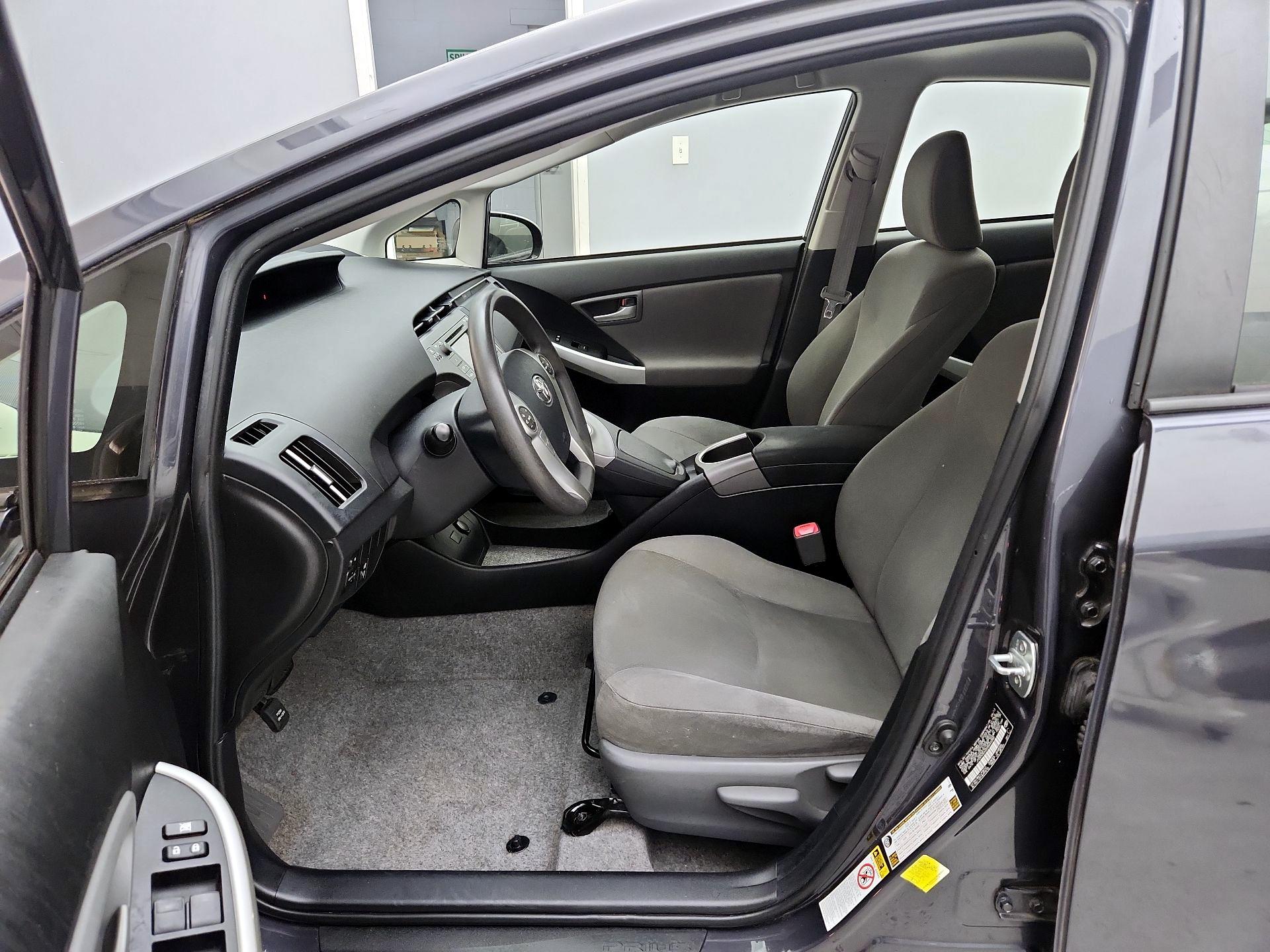 Thumbnail: 2013 Toyota Prius - 11