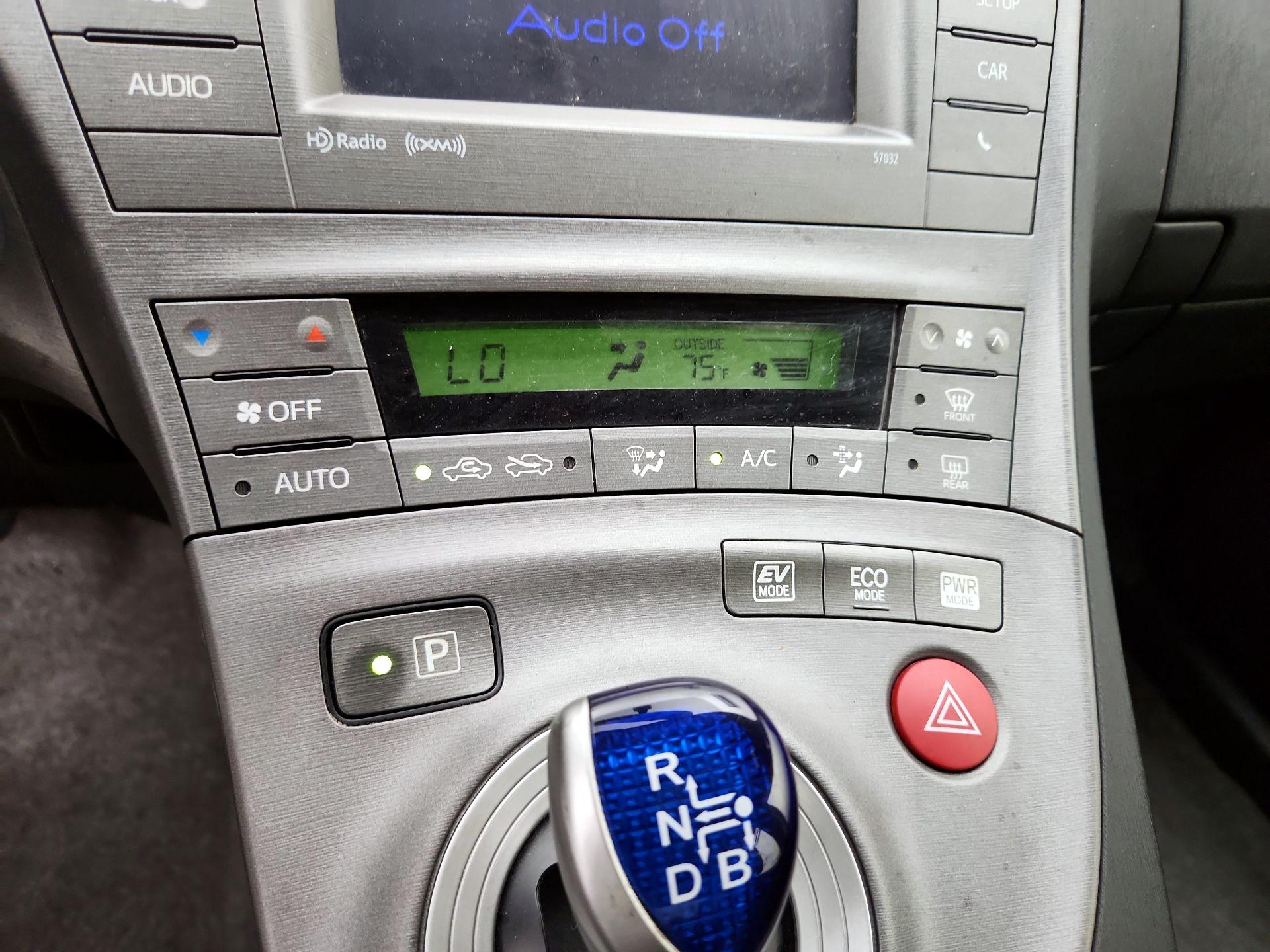 Thumbnail: 2013 Toyota Prius - 16