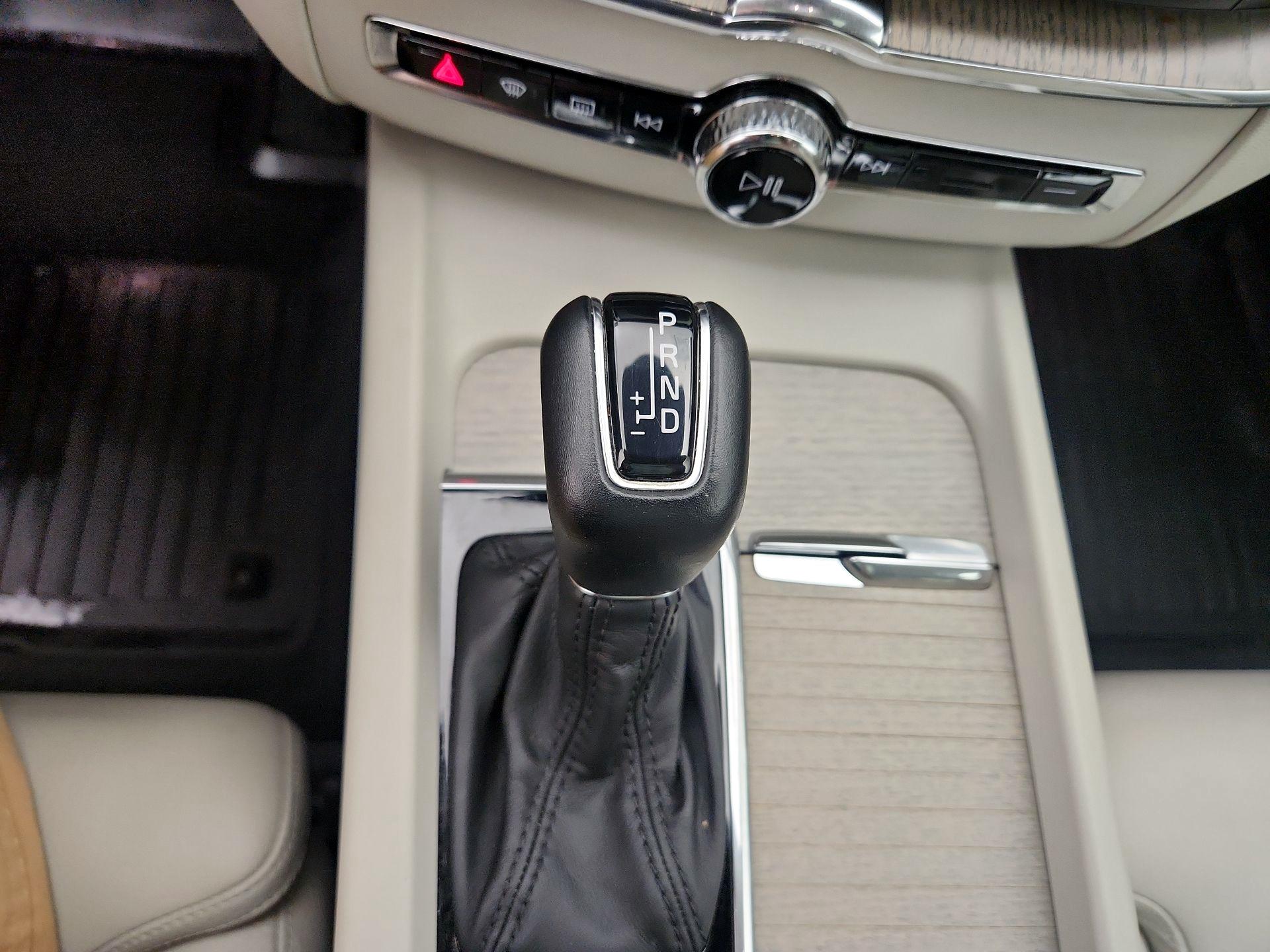 Thumbnail: 2020 Volvo XC60 - 18