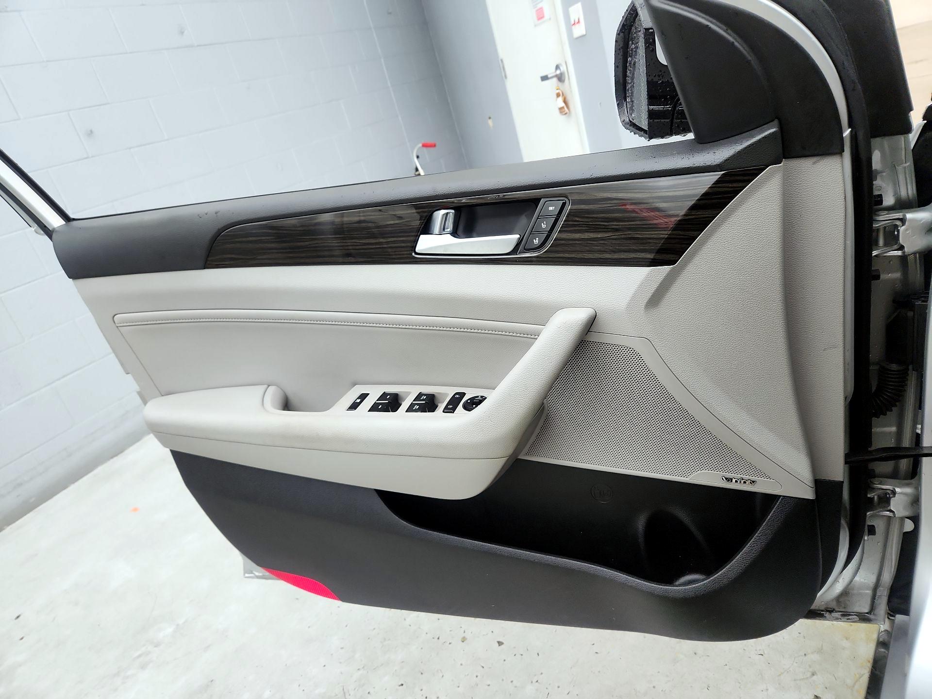 Thumbnail: 2016 Hyundai Sonata - 12