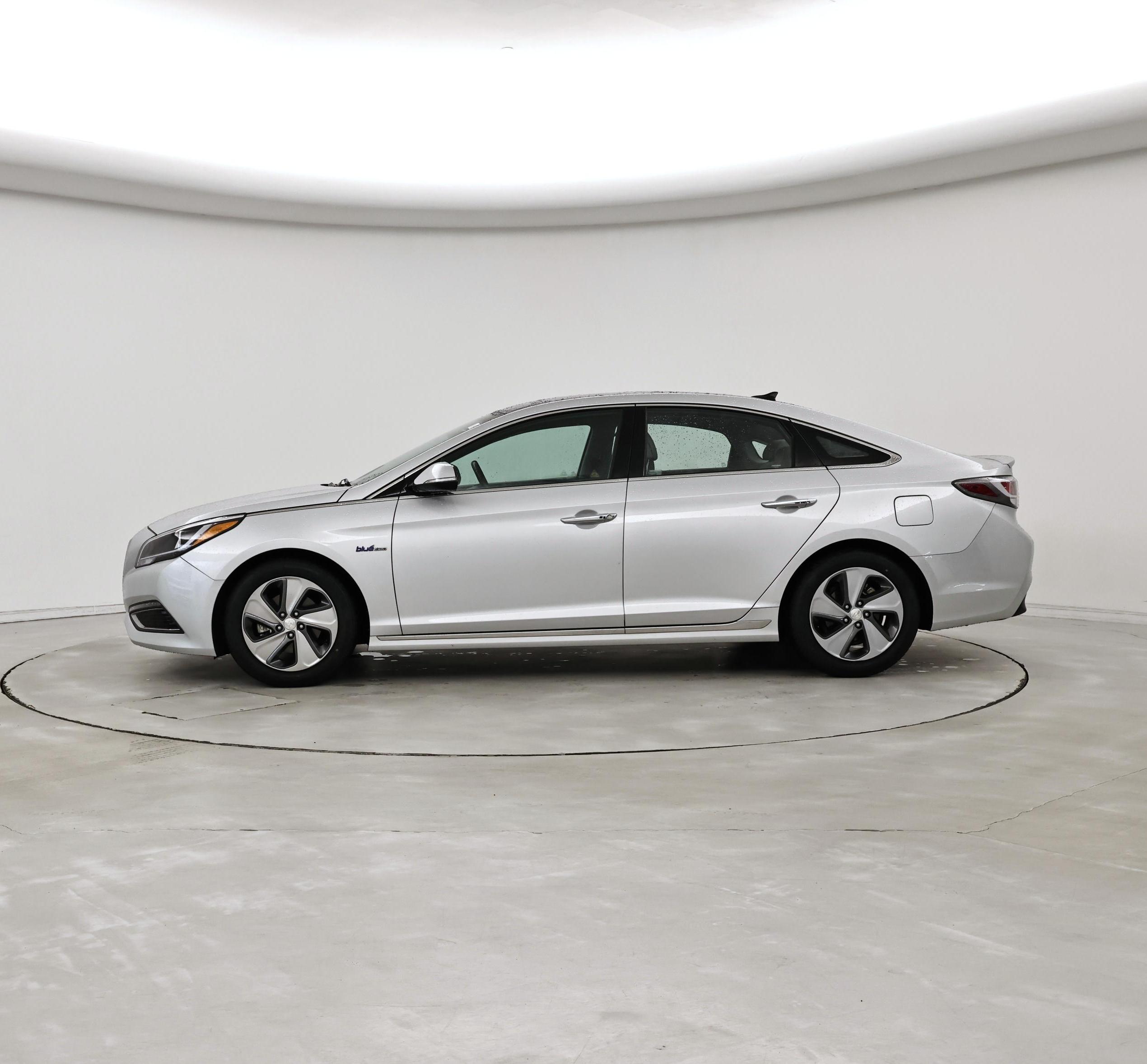 Thumbnail: 2016 Hyundai Sonata - 3