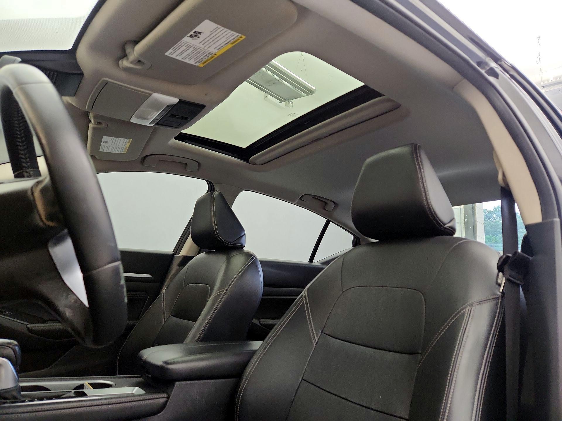 Thumbnail: 2019 Nissan Altima - 19