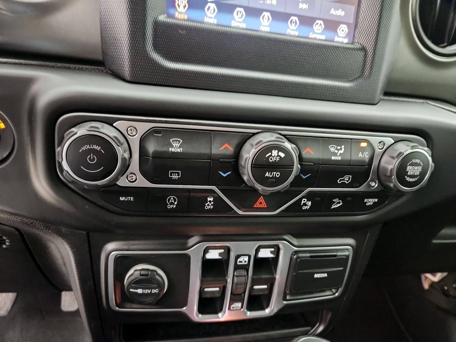 Thumbnail: 2018 Jeep Wrangler - 16