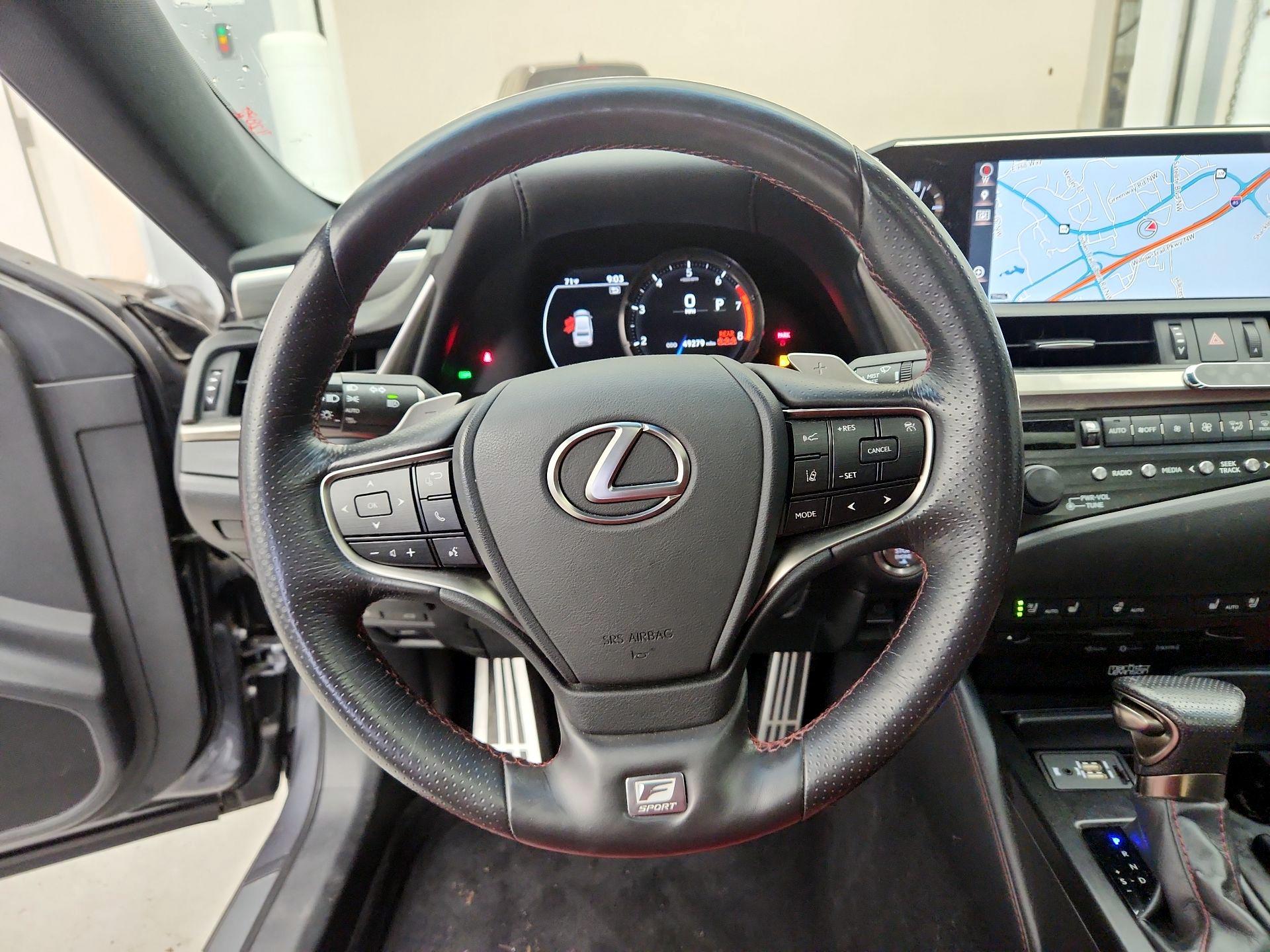 Thumbnail: 2019 Lexus ES - 10