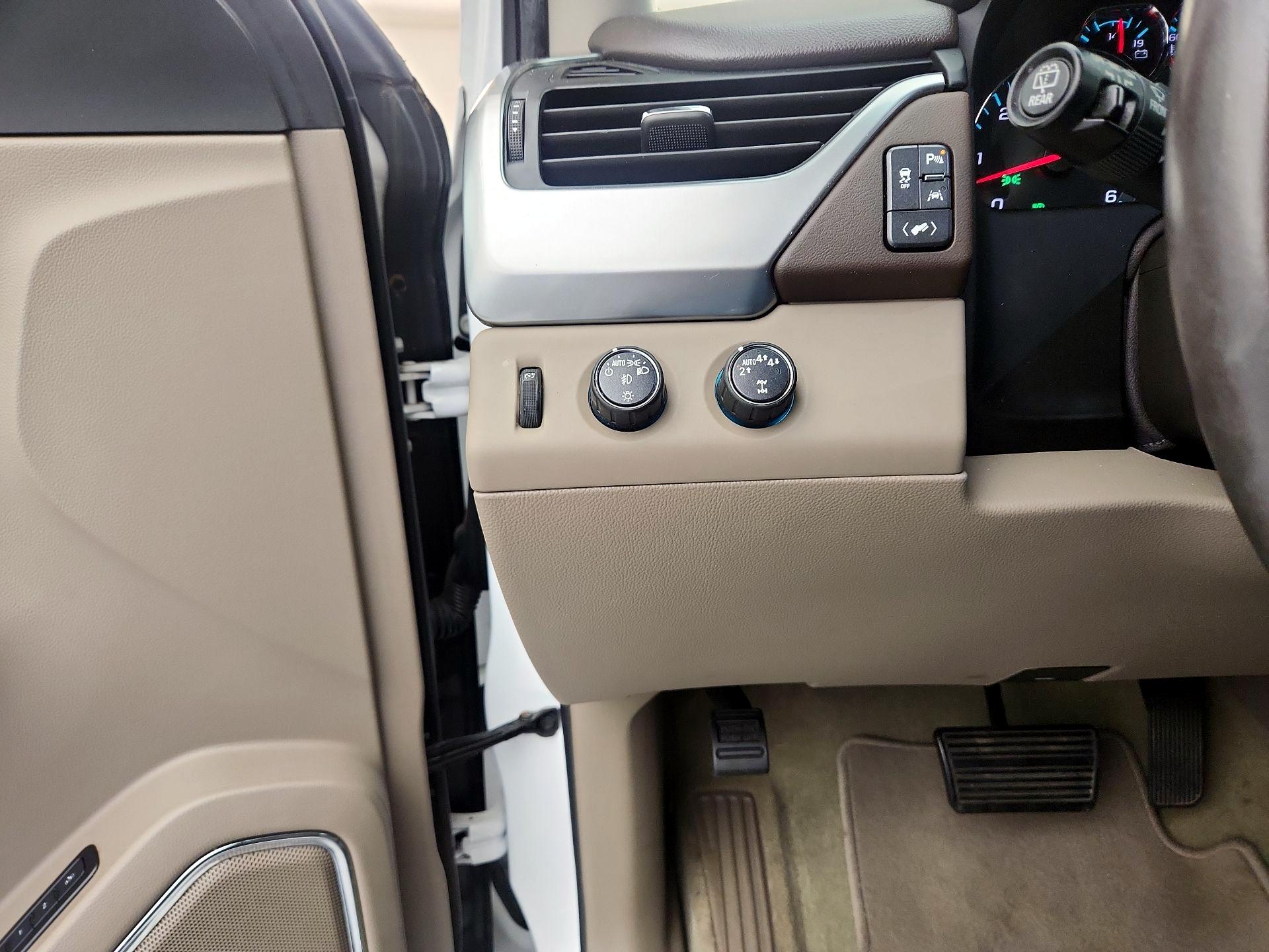 Thumbnail: 2018 Chevrolet Tahoe - 13
