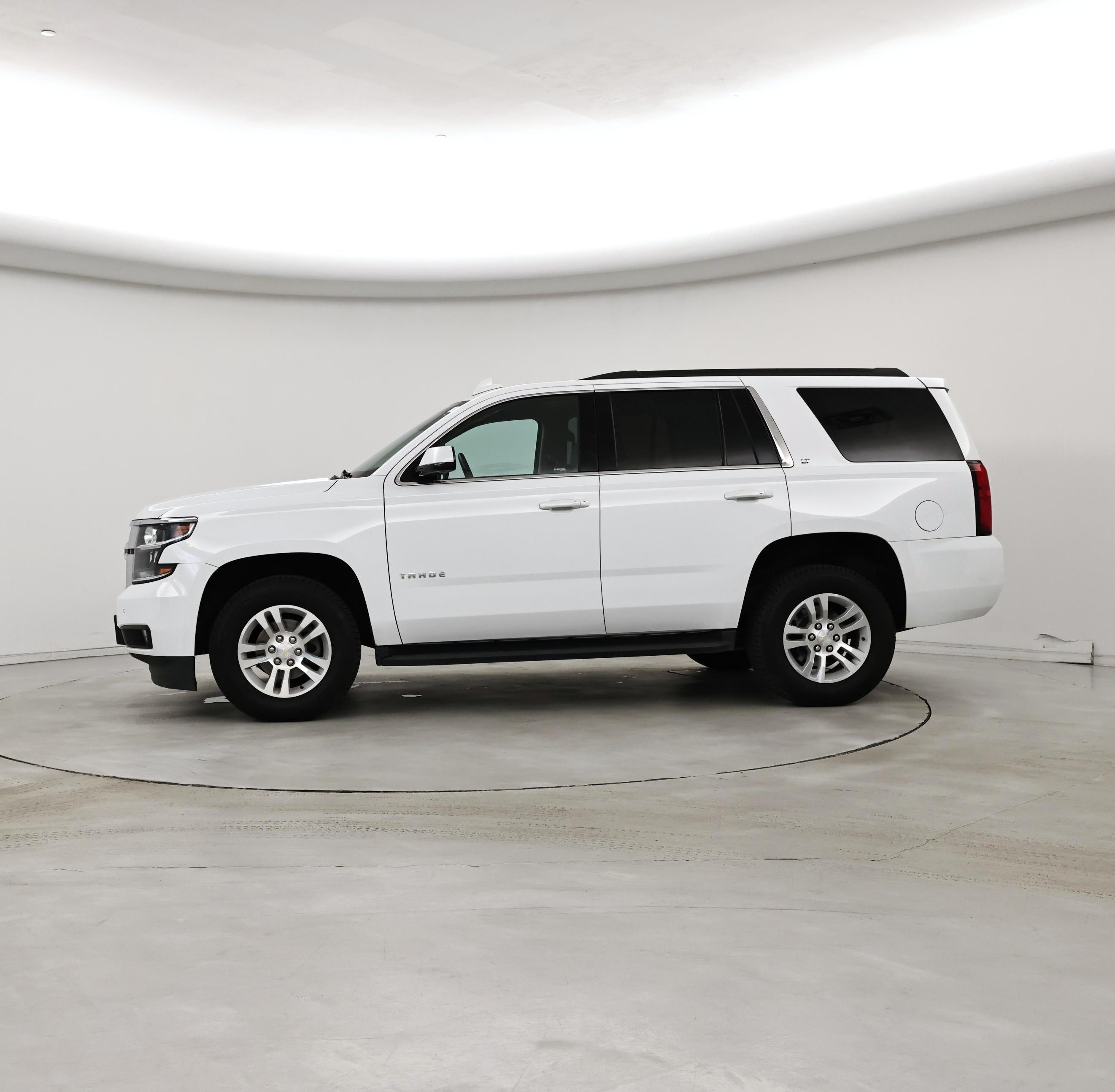 Thumbnail: 2018 Chevrolet Tahoe - 3