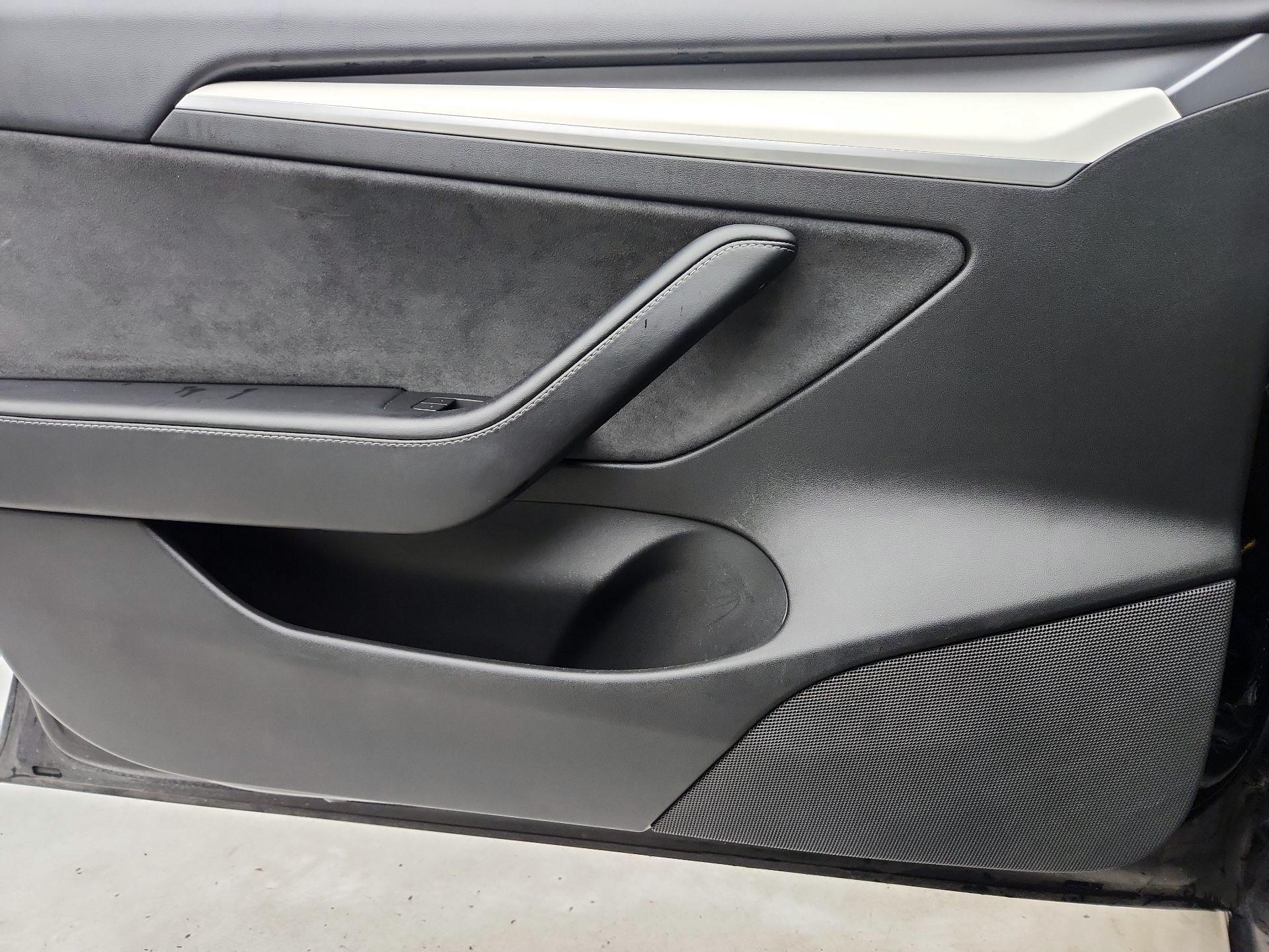 Thumbnail: 2021 Tesla Model 3 - 12