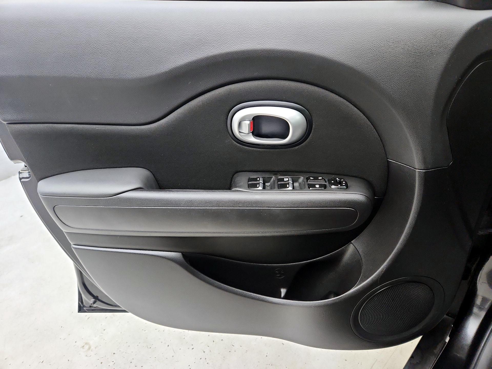 Thumbnail: 2019 Kia Soul - 12