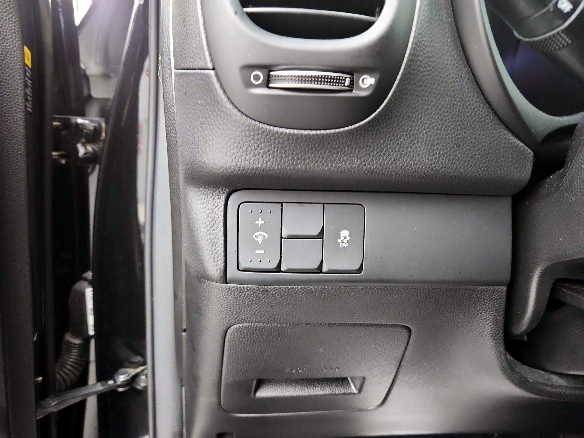 Thumbnail: 2019 Kia Soul - 13
