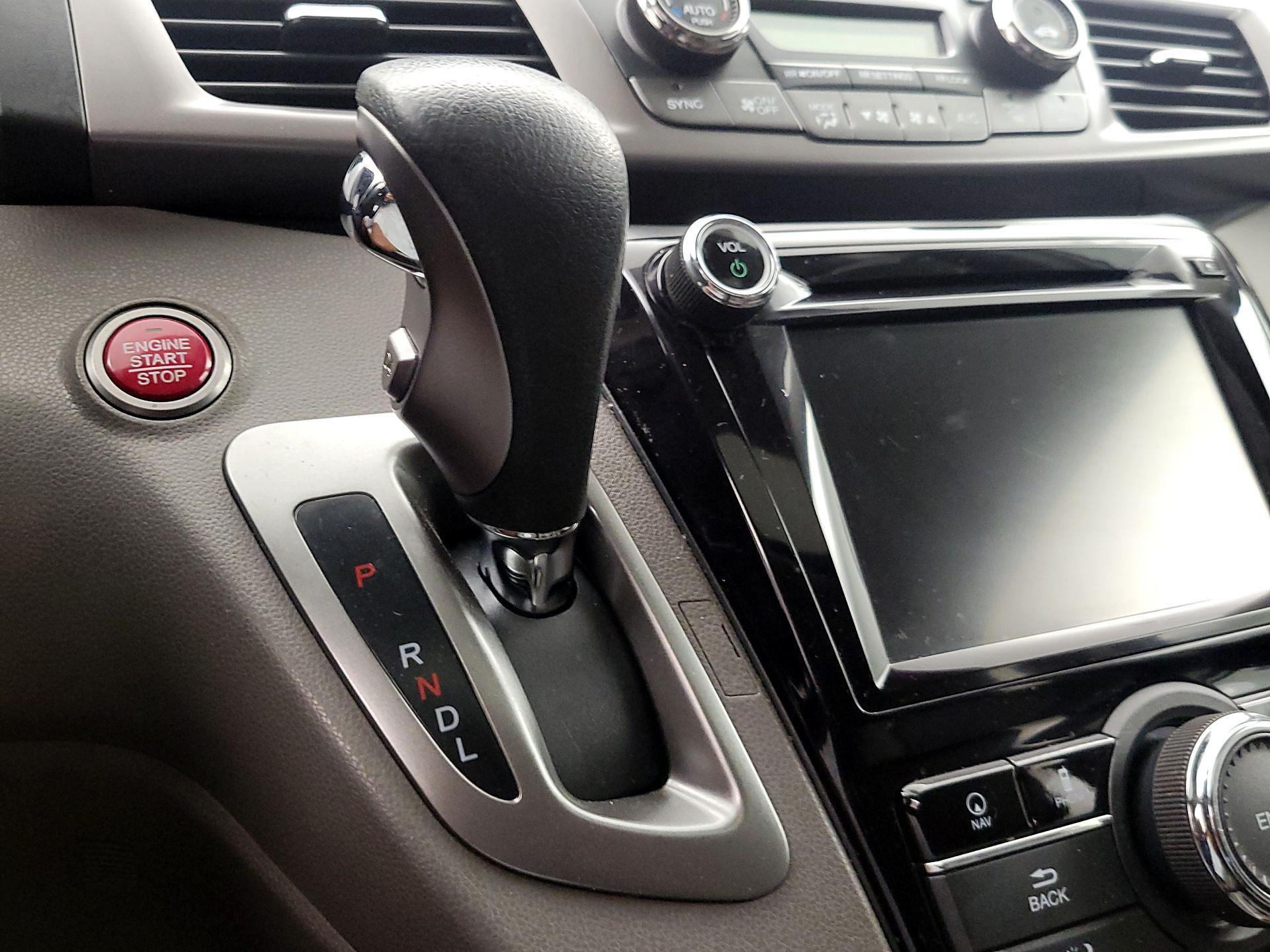 Thumbnail: 2015 Honda Odyssey - 18