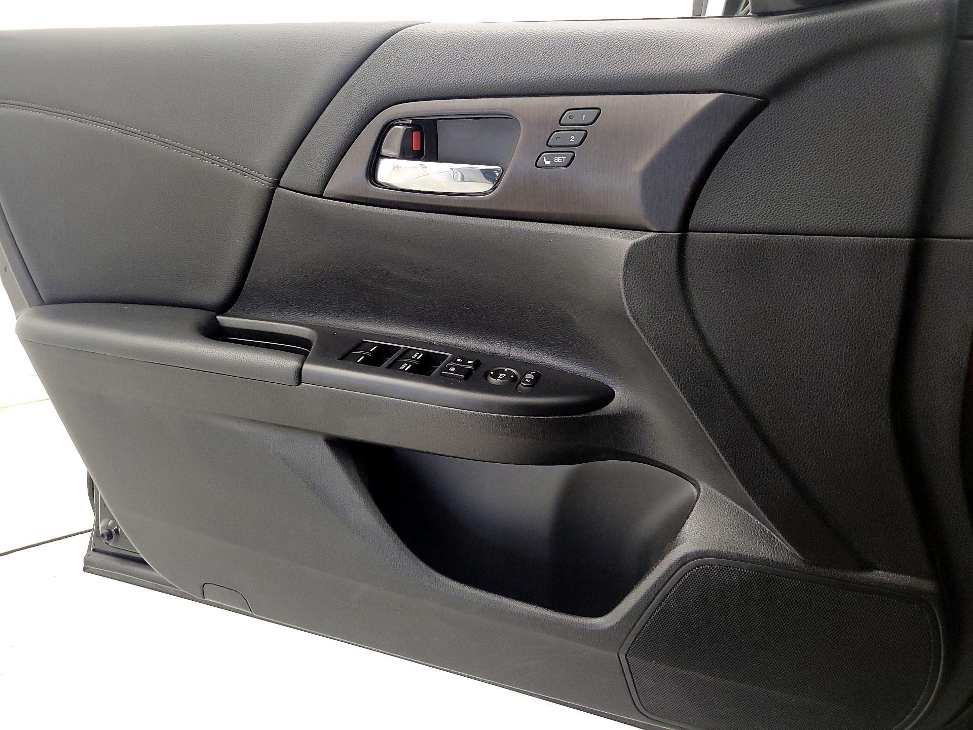 Thumbnail: 2015 Honda Accord - 12