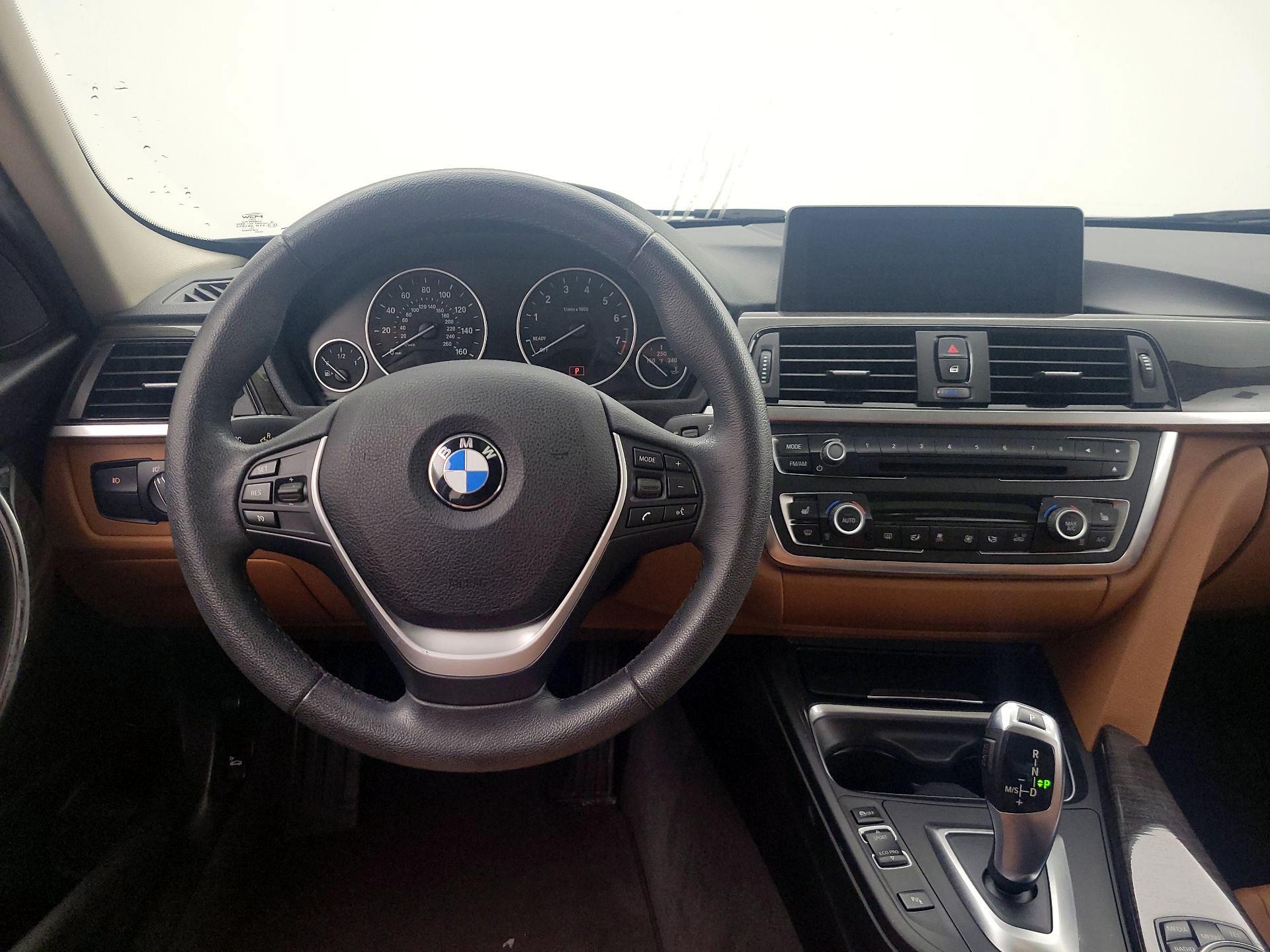 Thumbnail: 2015 BMW 3 Series - 10