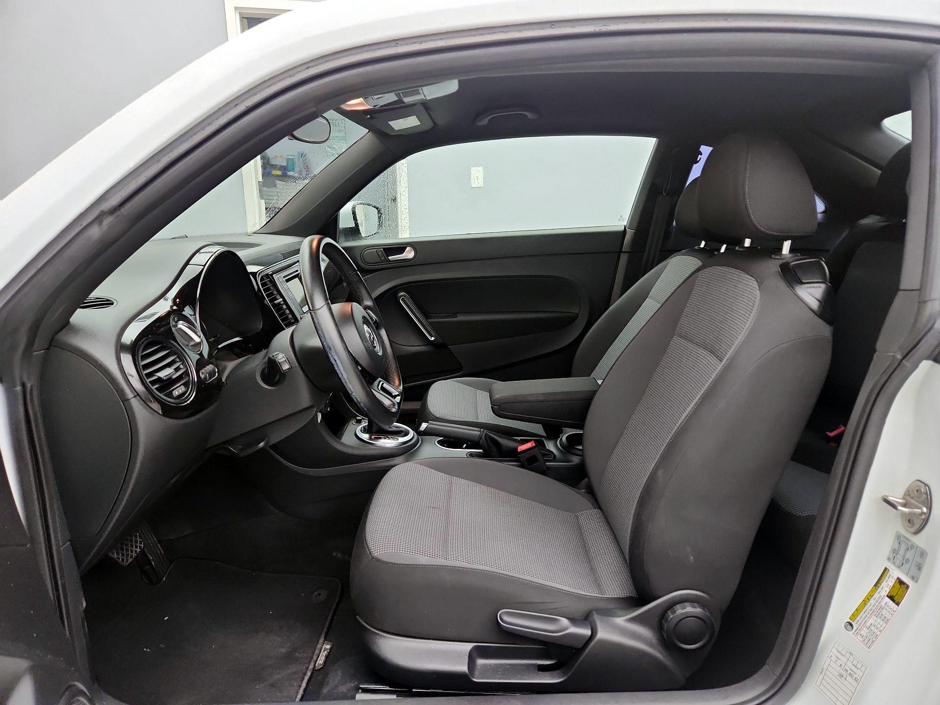 Thumbnail: 2019 Volkswagen Beetle - 11