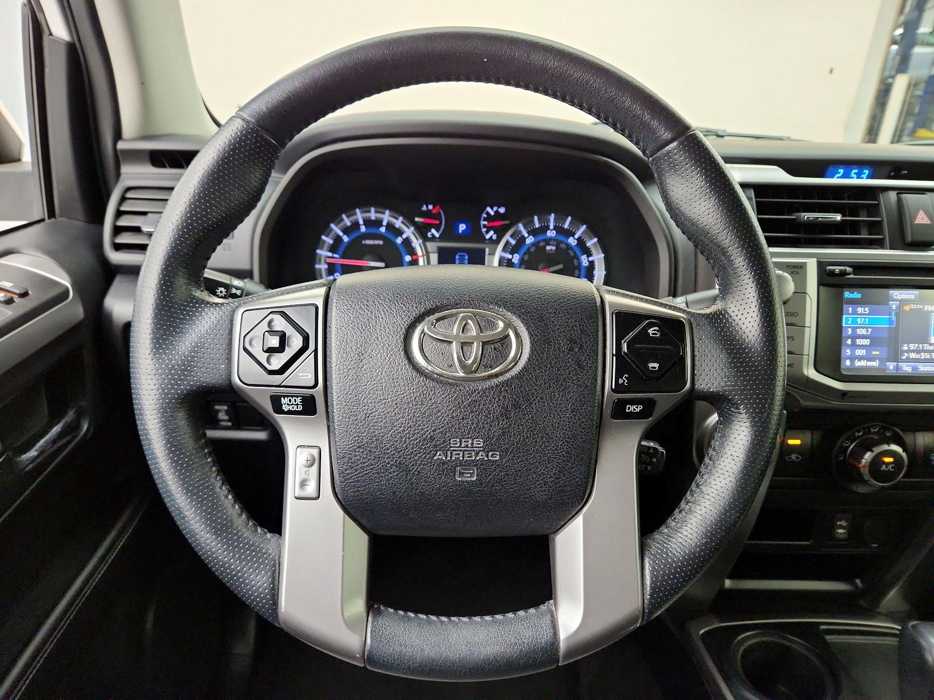 Thumbnail: 2014 Toyota 4Runner - 10