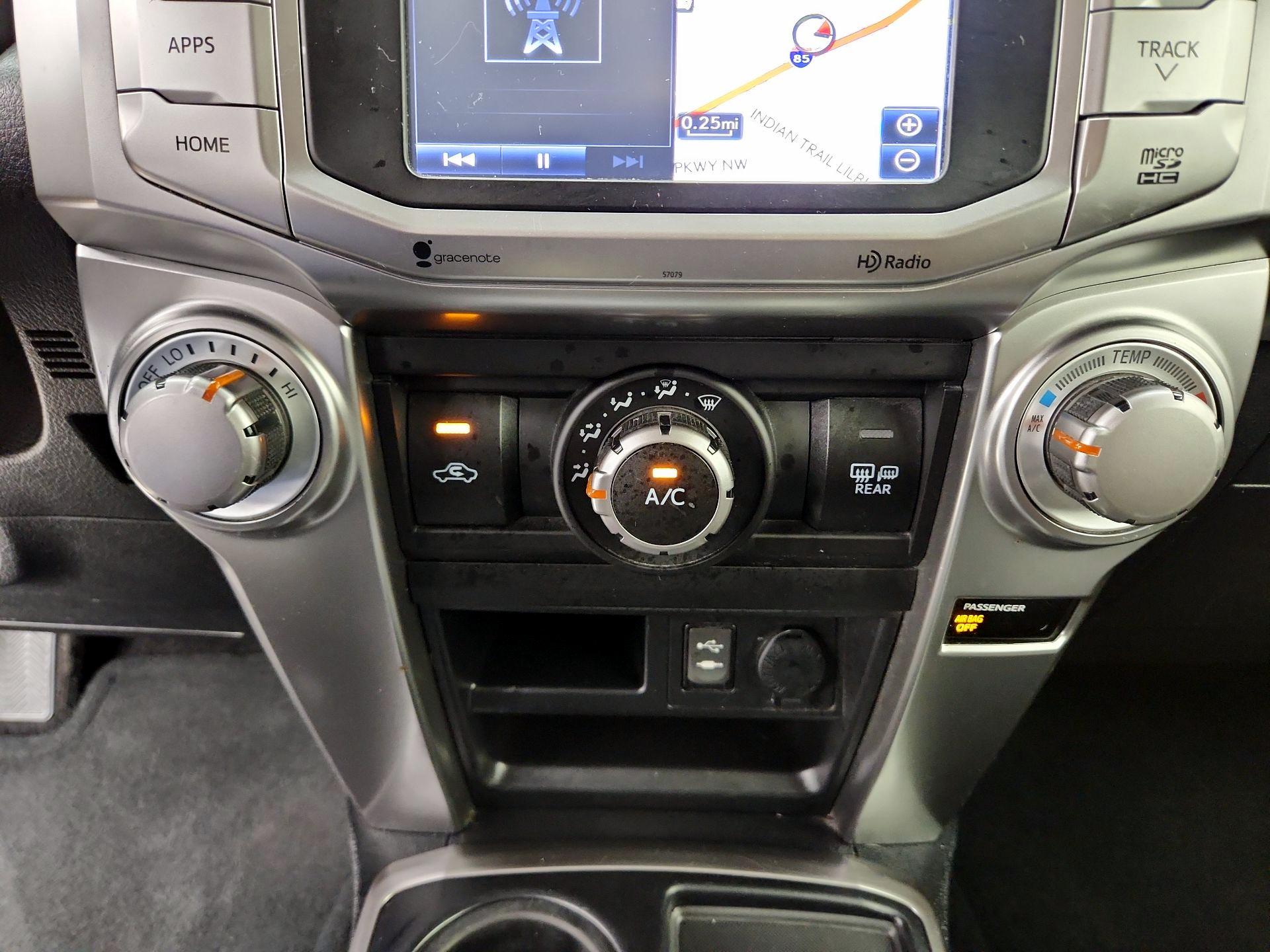 Thumbnail: 2014 Toyota 4Runner - 16