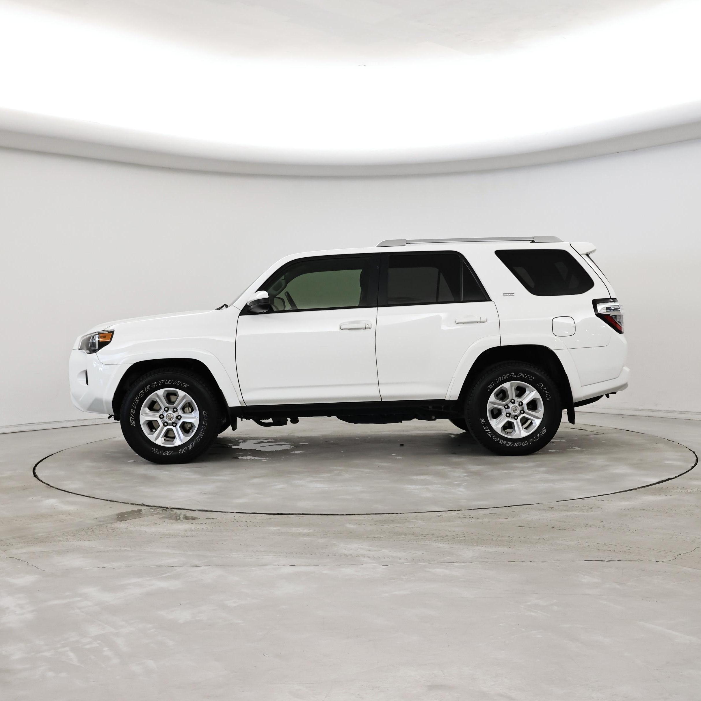 Thumbnail: 2014 Toyota 4Runner - 3