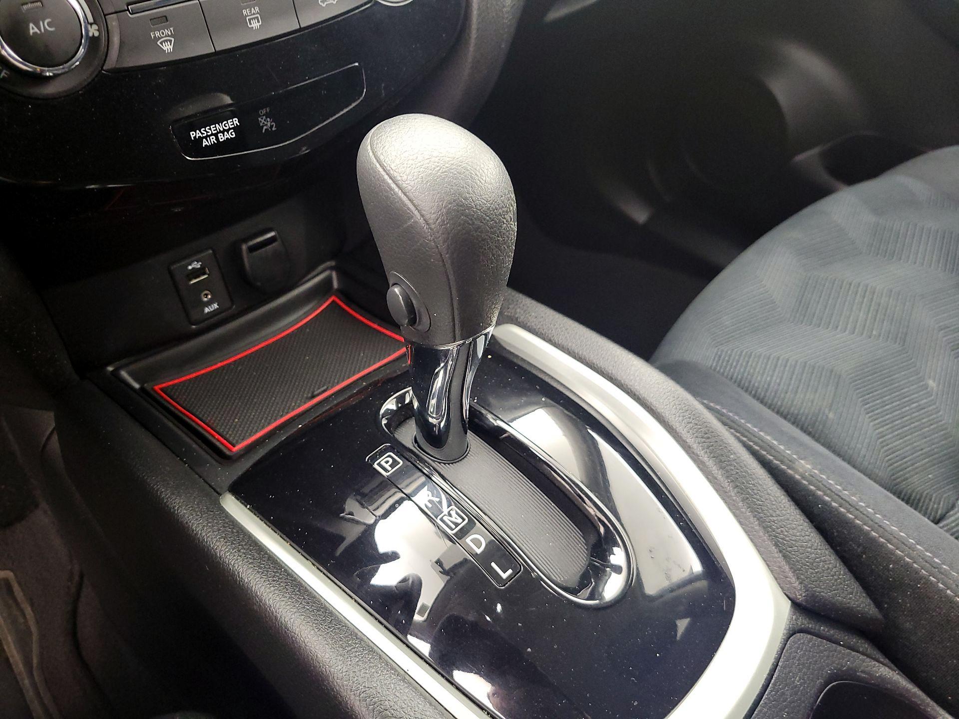 Thumbnail: 2016 Nissan Rogue - 17