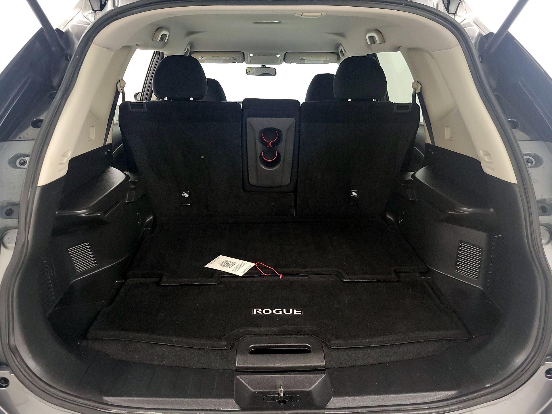 Thumbnail: 2016 Nissan Rogue - 20