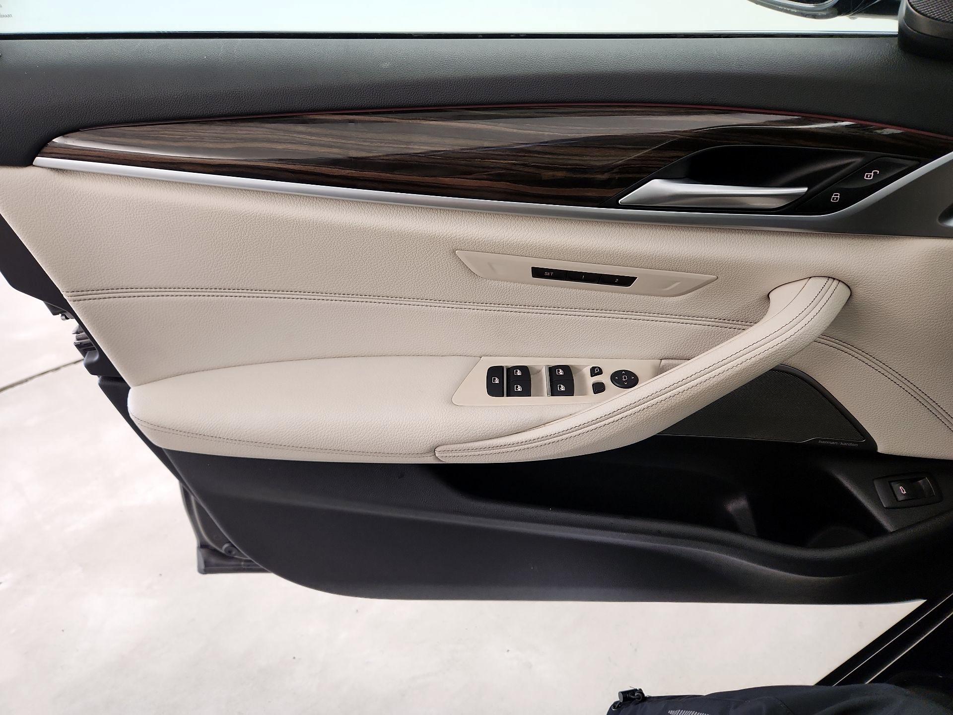 Thumbnail: 2021 BMW 5 Series - 12