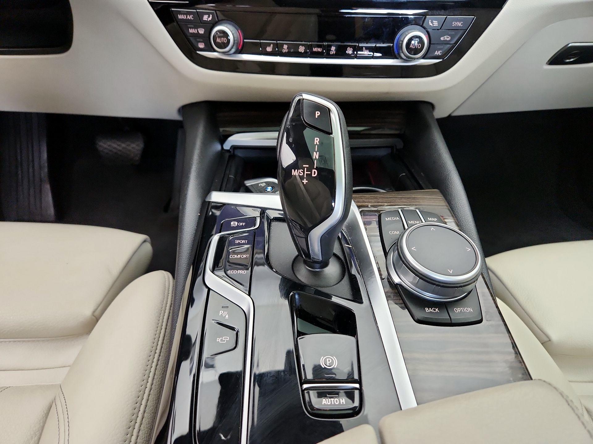 Thumbnail: 2021 BMW 5 Series - 18