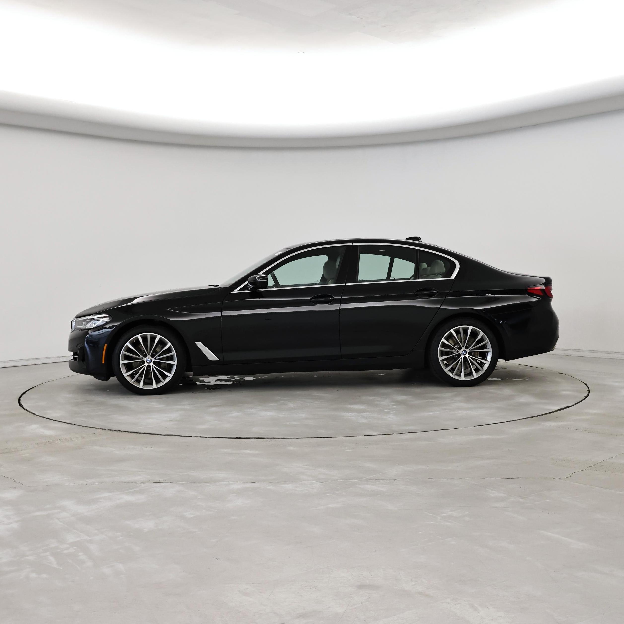 Thumbnail: 2021 BMW 5 Series - 3