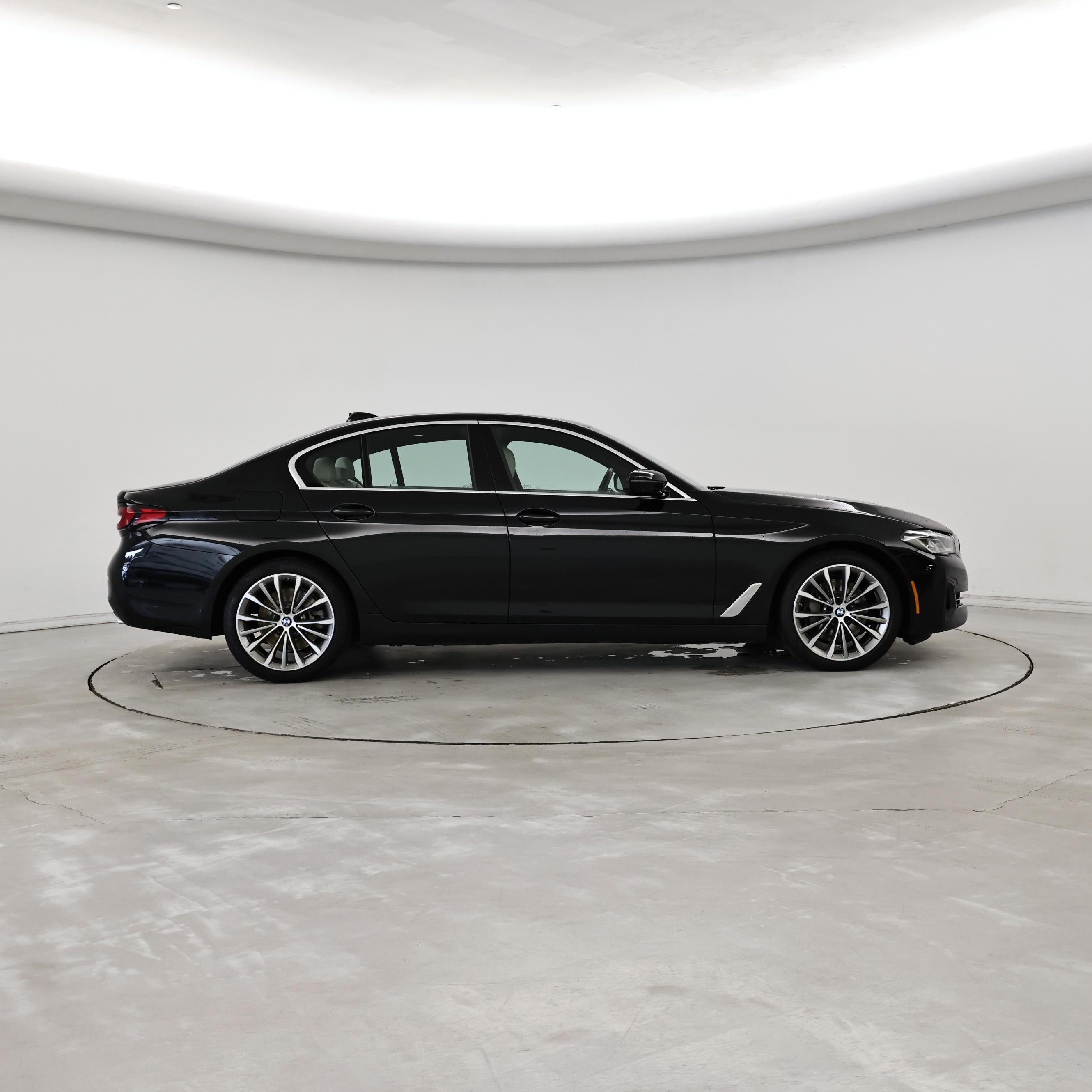 Thumbnail: 2021 BMW 5 Series - 7