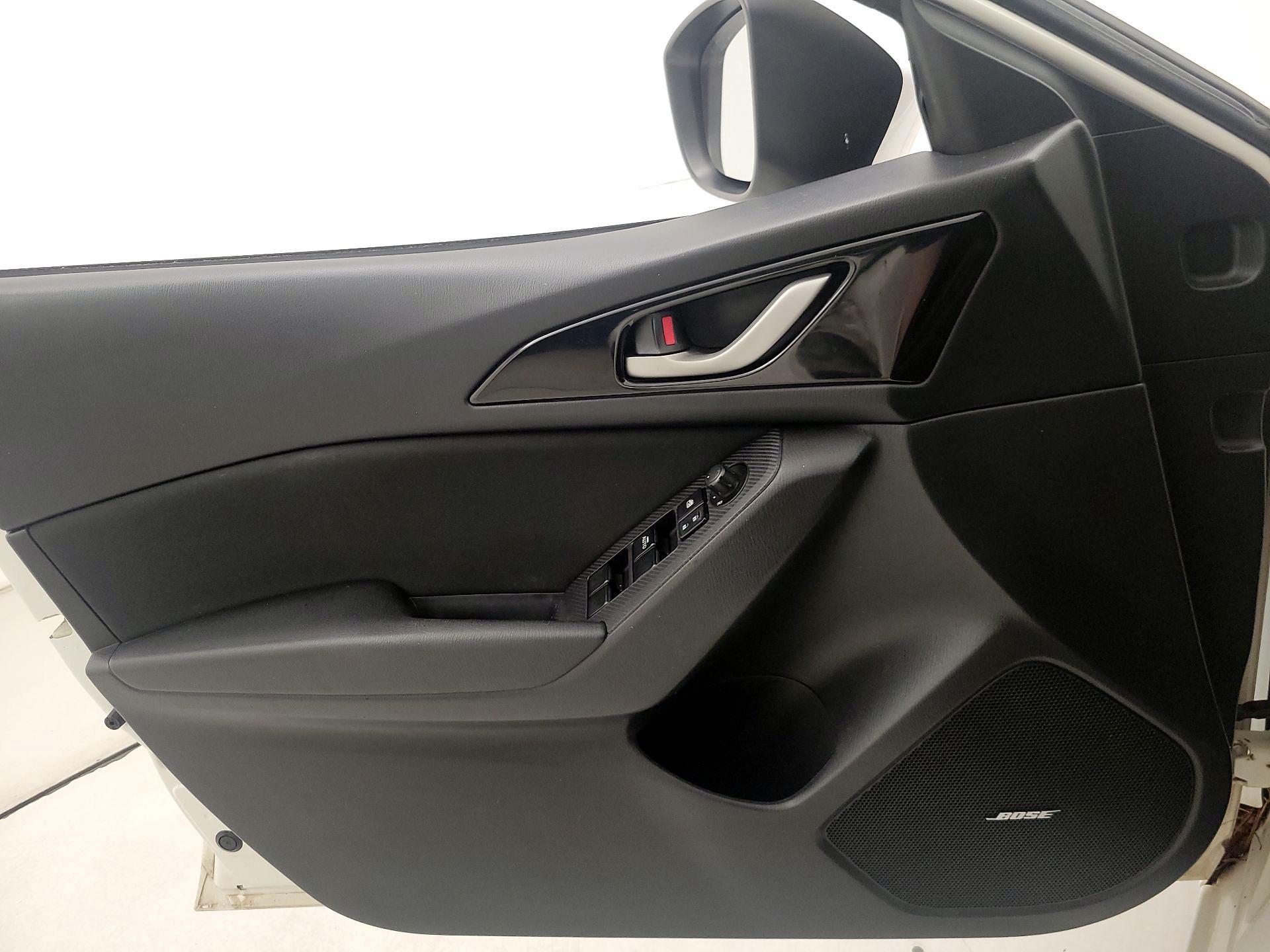 Thumbnail: 2016 Mazda Mazda3 - 12