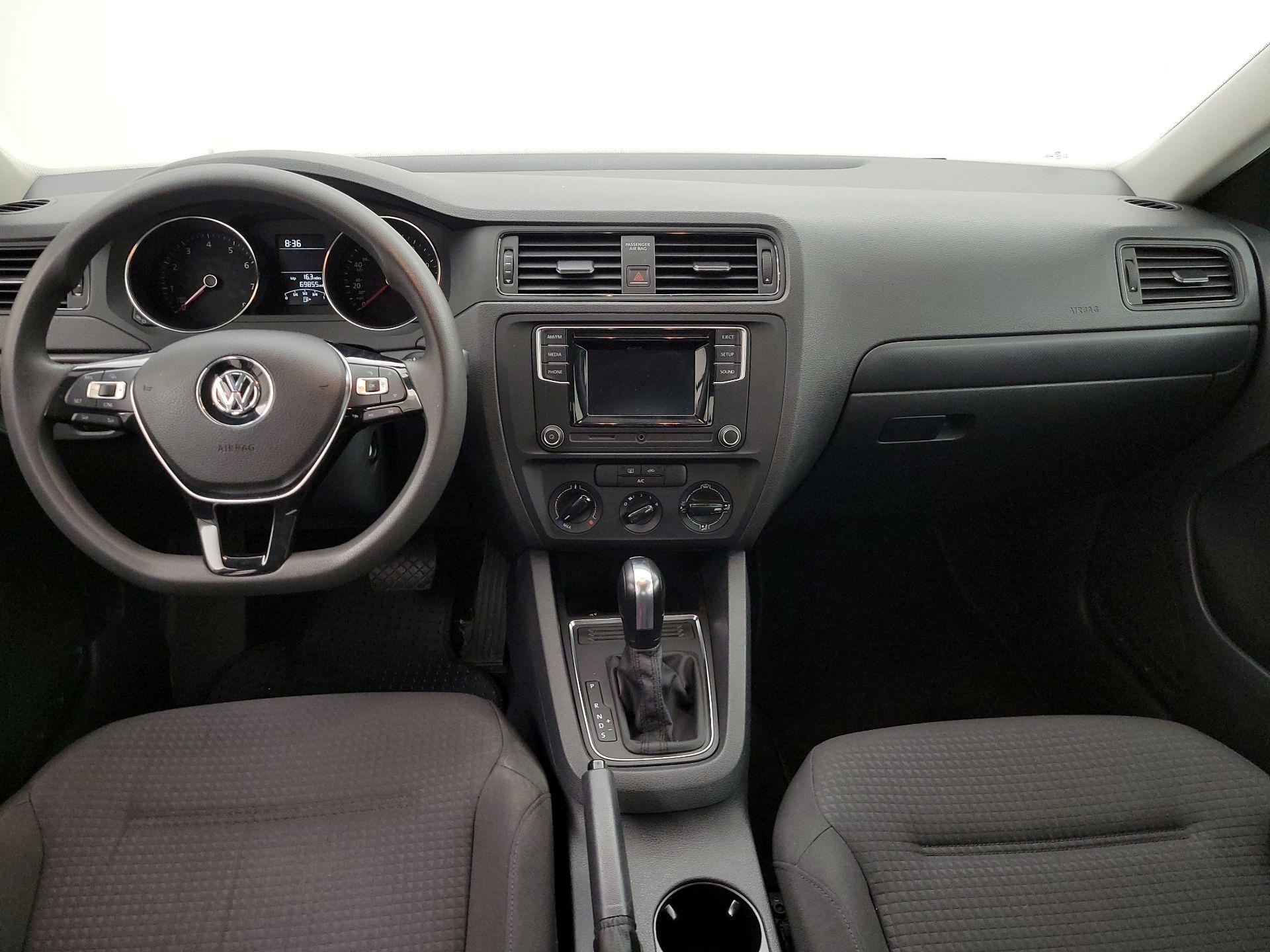 Thumbnail: 2016 Volkswagen Jetta - 9