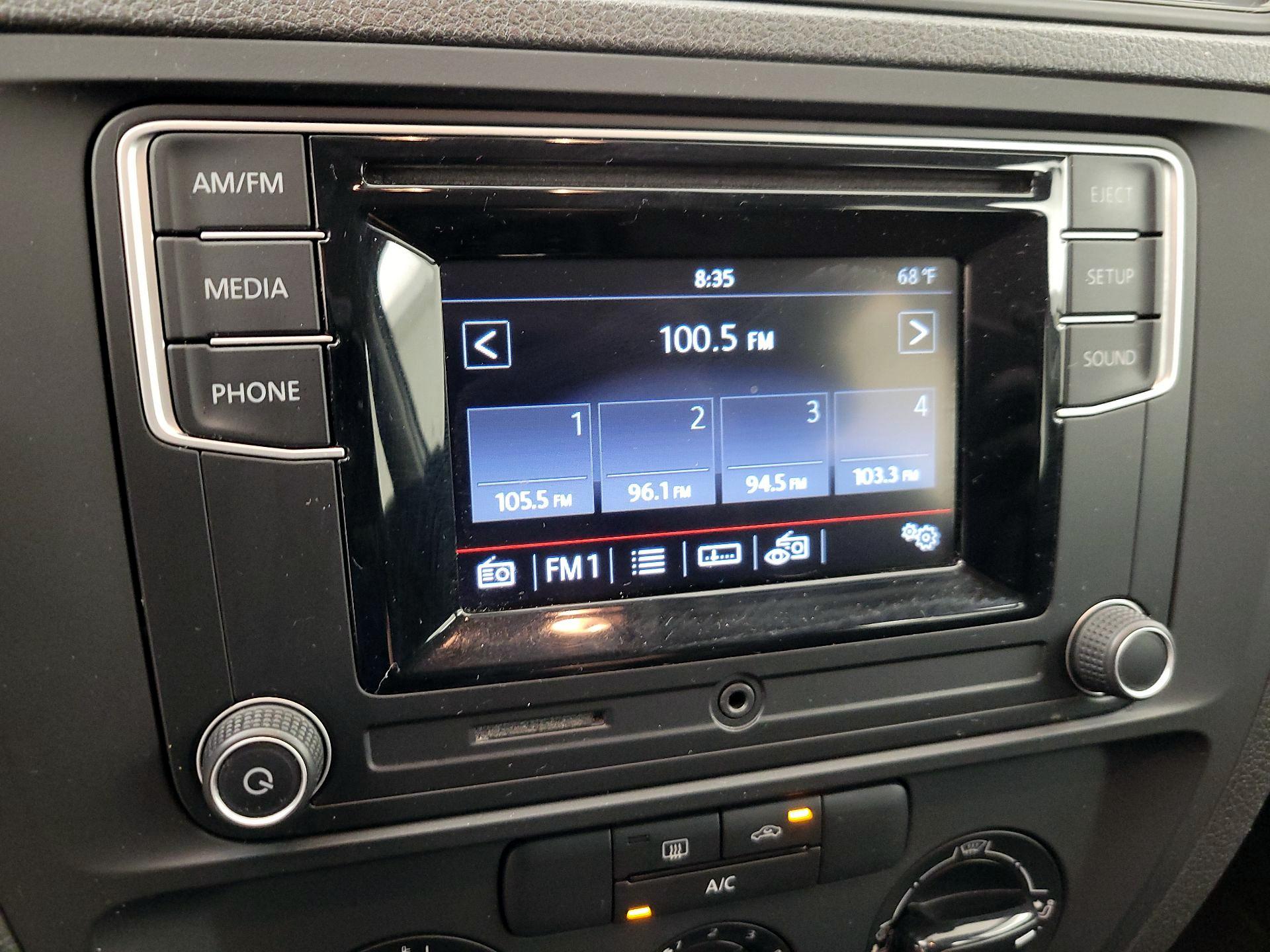 Thumbnail: 2016 Volkswagen Jetta - 14