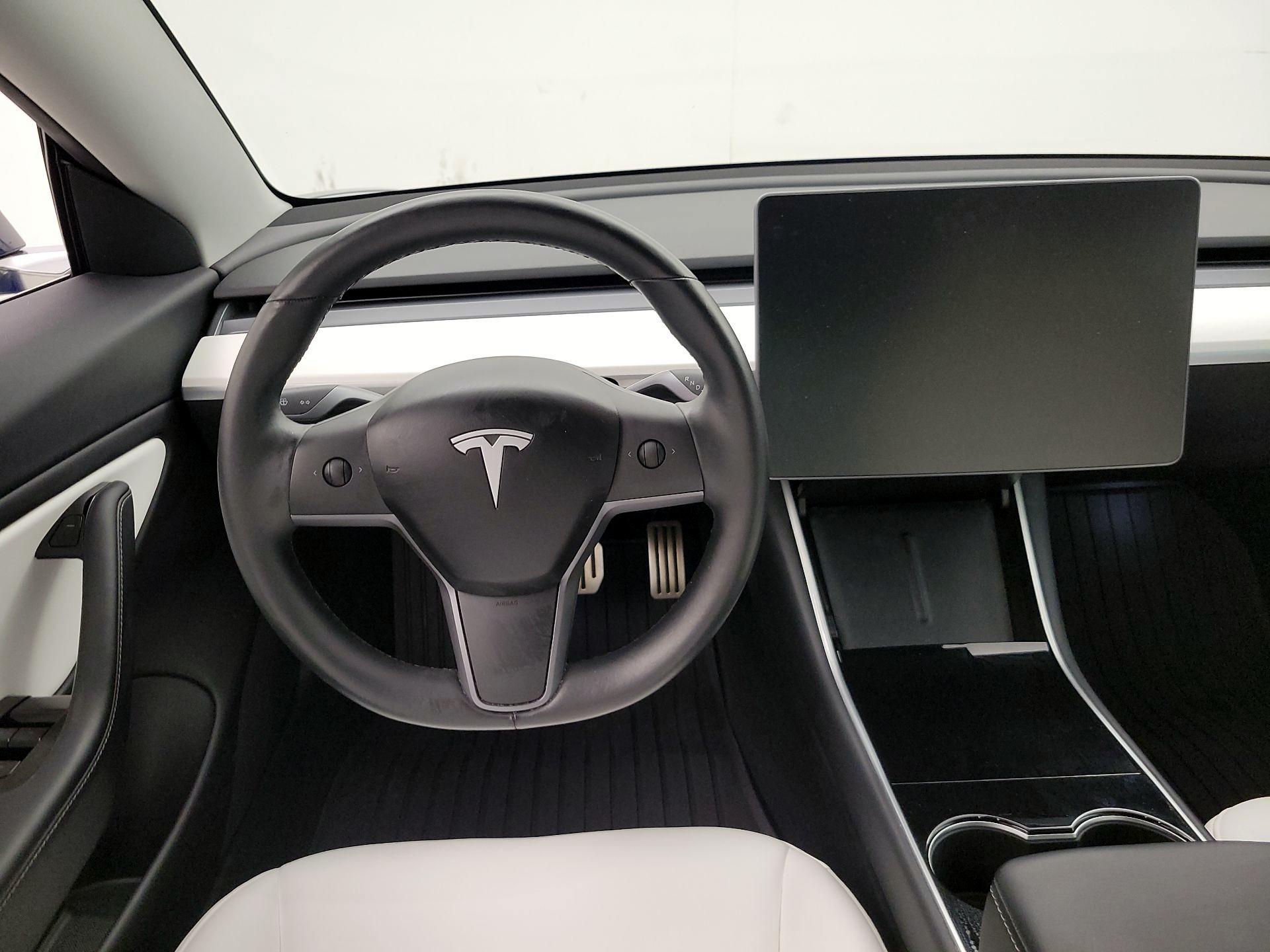 Thumbnail: 2018 Tesla Model 3 - 10