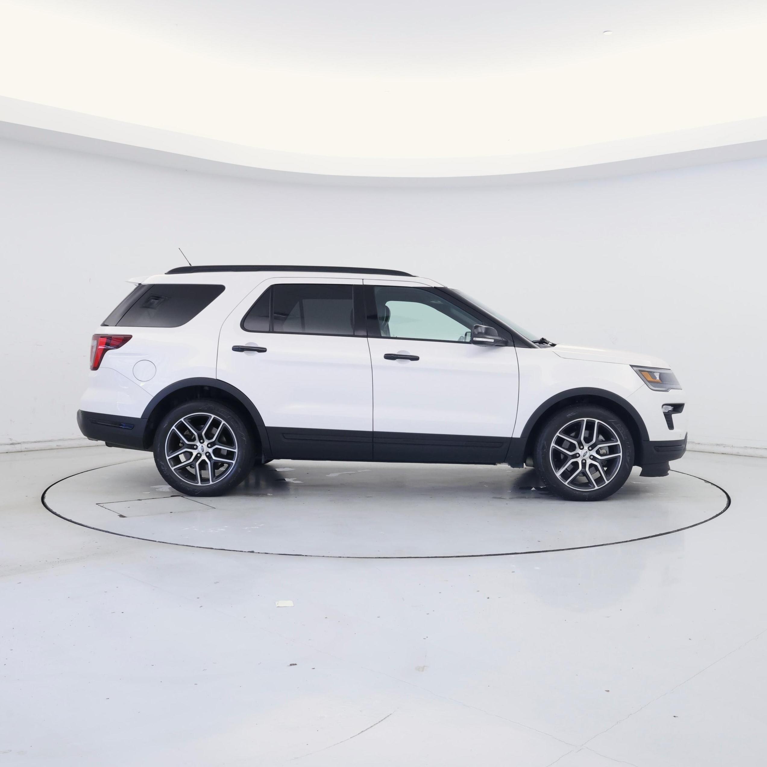 Thumbnail: 2018 Ford Explorer - 7