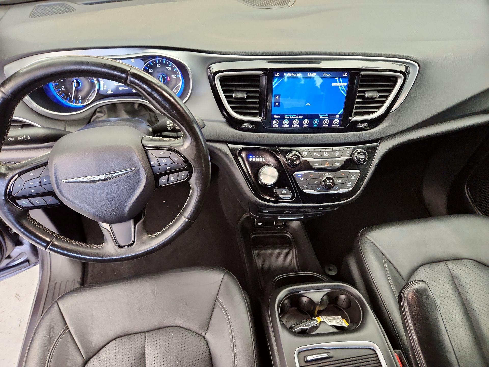 Thumbnail: 2020 Chrysler Pacifica - 9