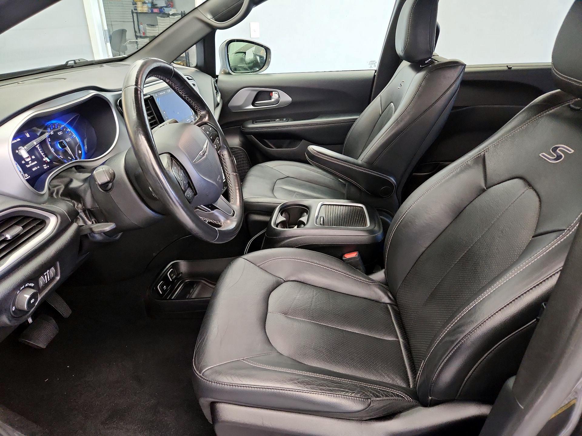 Thumbnail: 2020 Chrysler Pacifica - 11