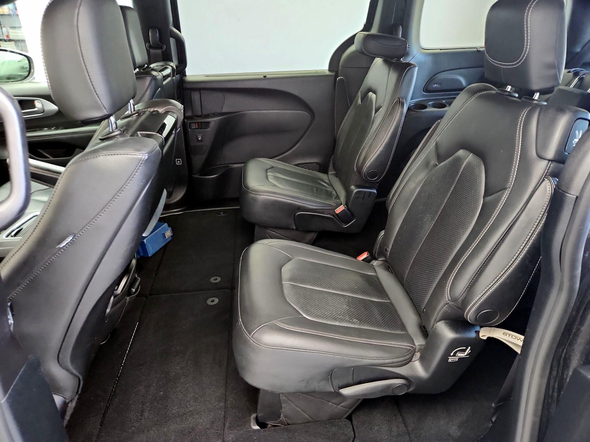 Thumbnail: 2020 Chrysler Pacifica - 20