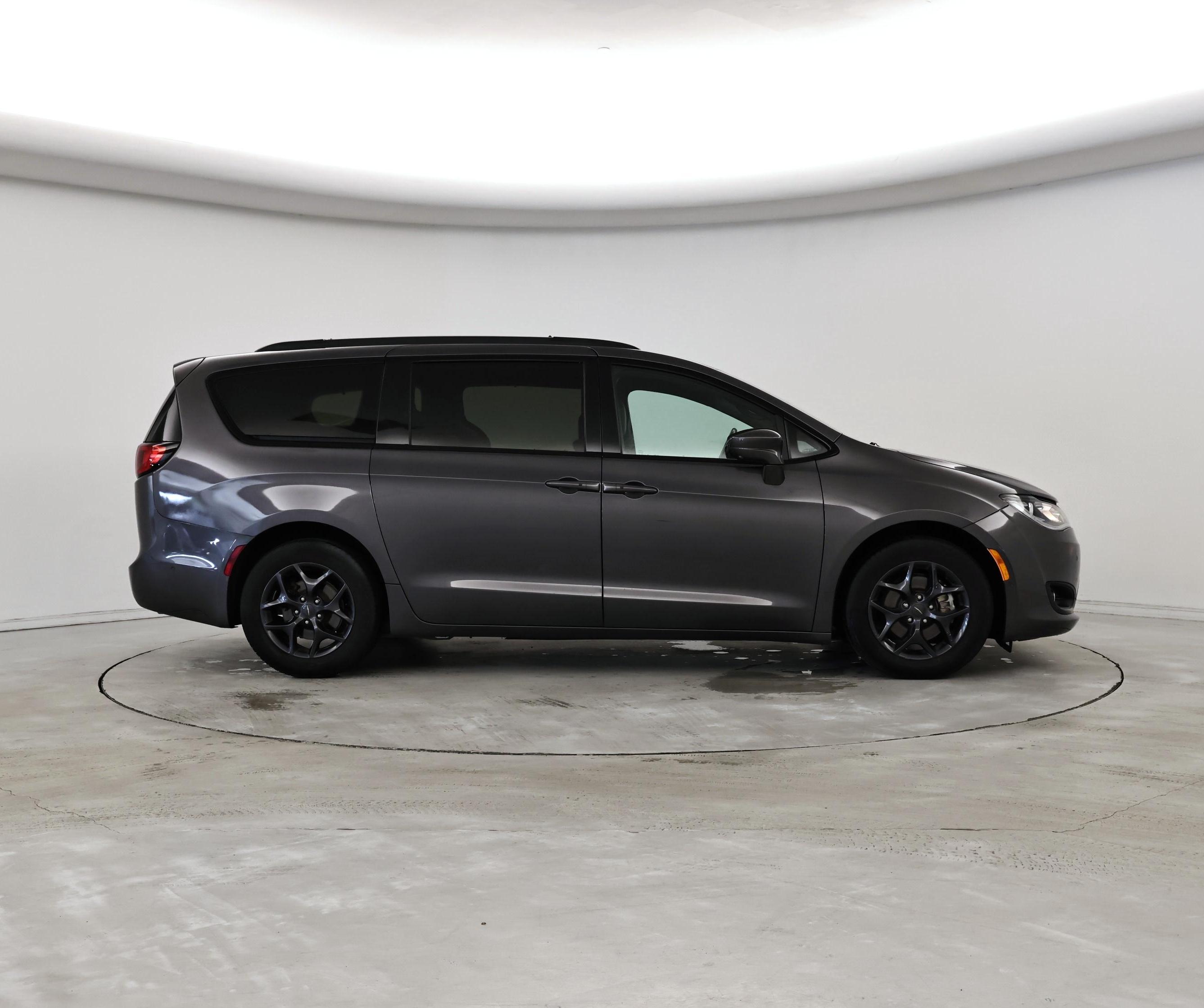 Thumbnail: 2020 Chrysler Pacifica - 7