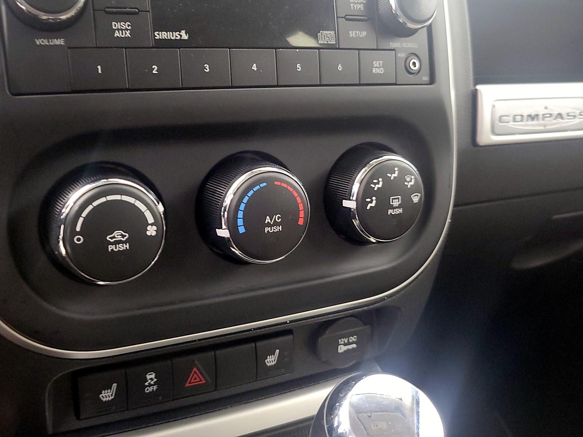 Thumbnail: 2015 Jeep Compass - 14