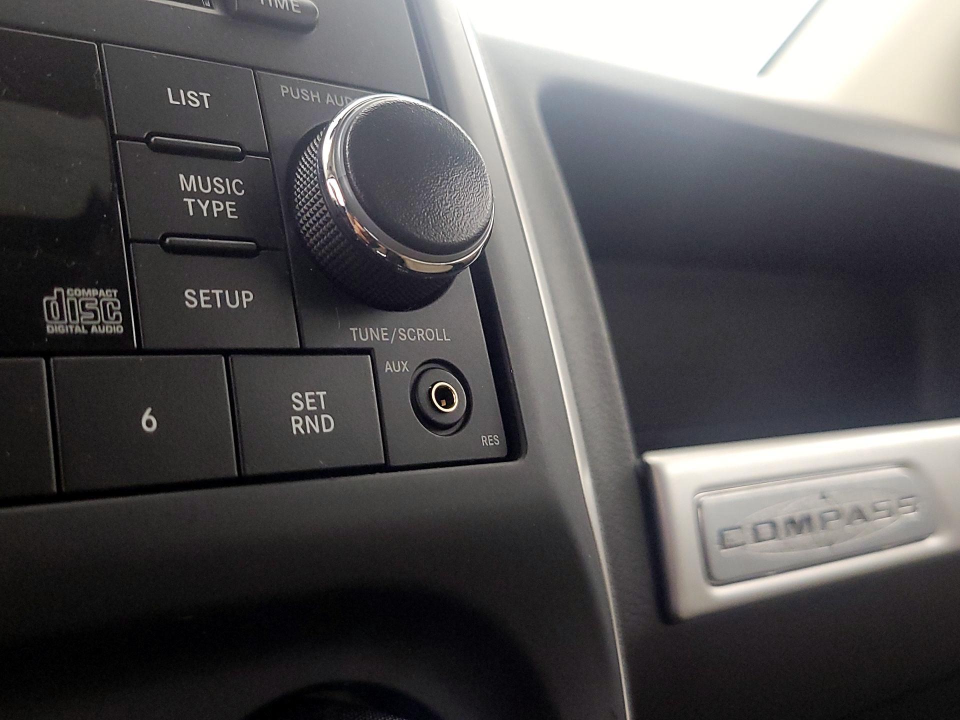 Thumbnail: 2015 Jeep Compass - 16