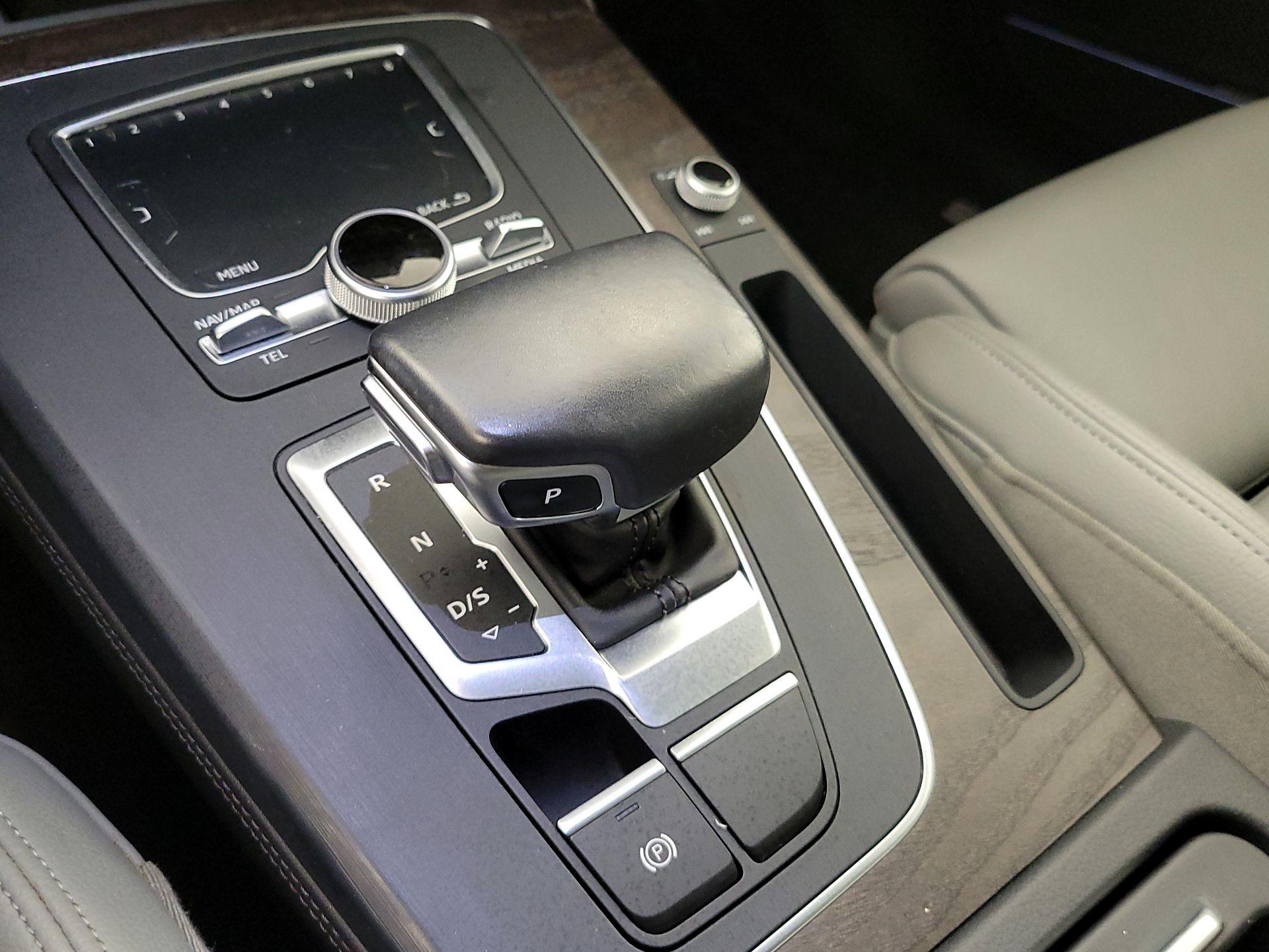 Thumbnail: 2018 Audi Q5 - 18
