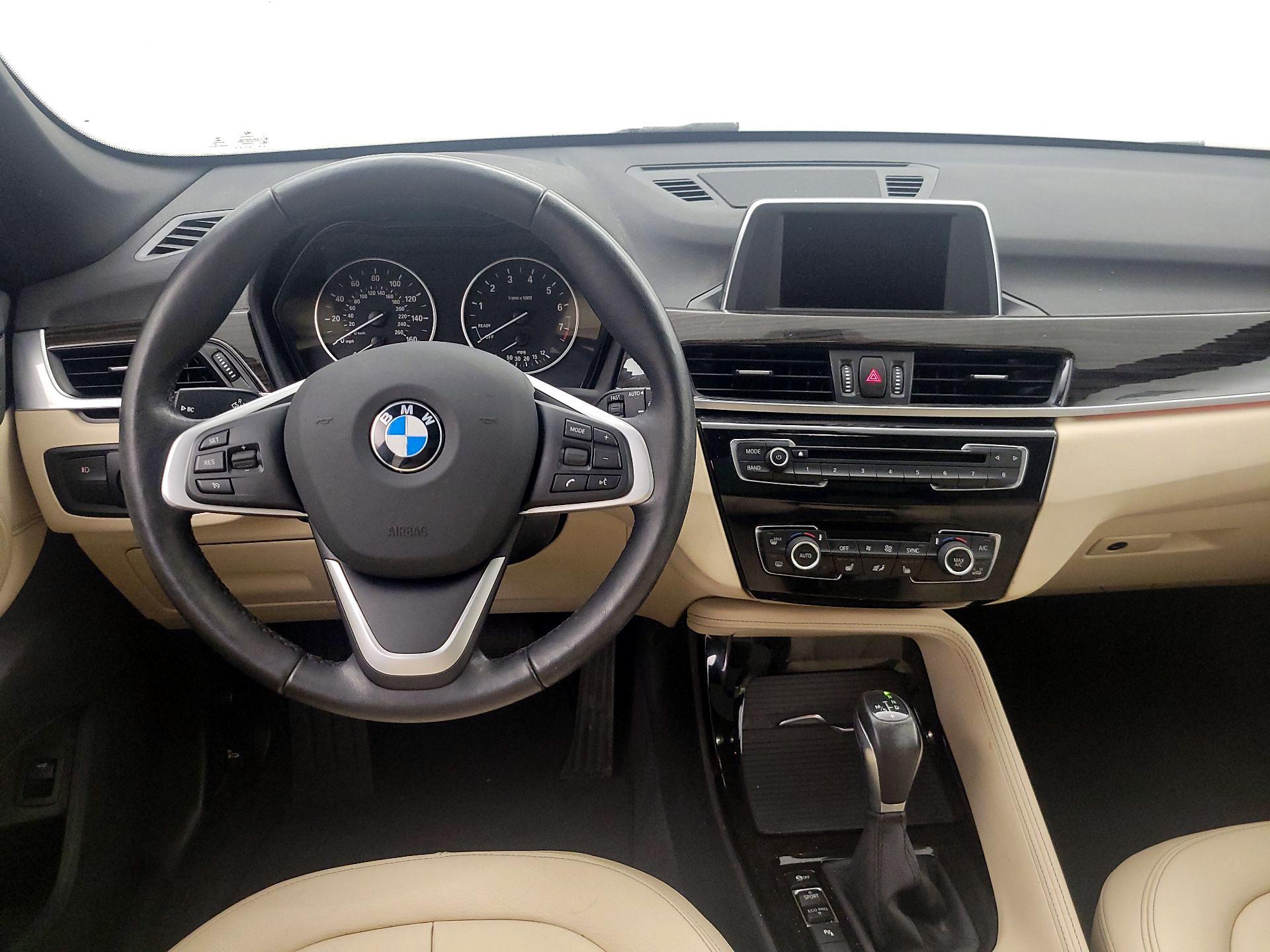 Thumbnail: 2016 BMW X1 - 10