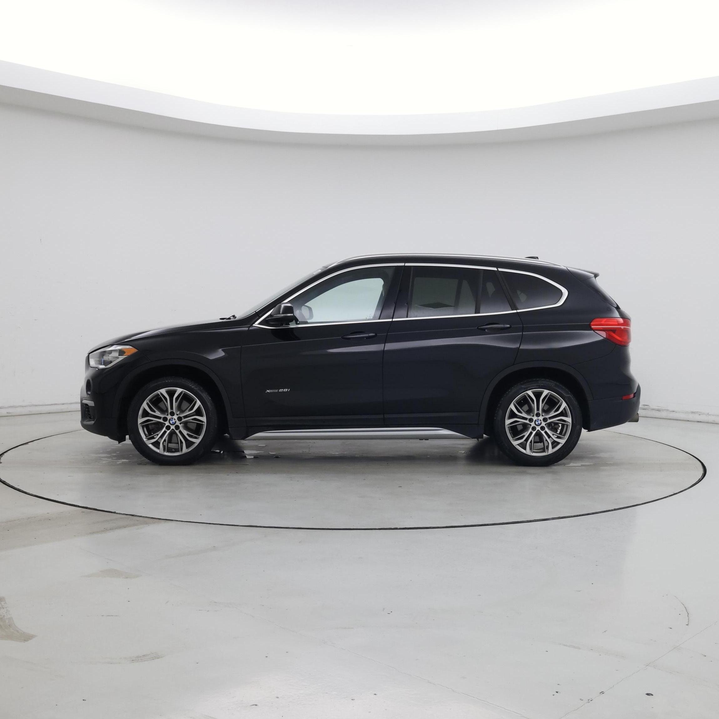 Thumbnail: 2016 BMW X1 - 3