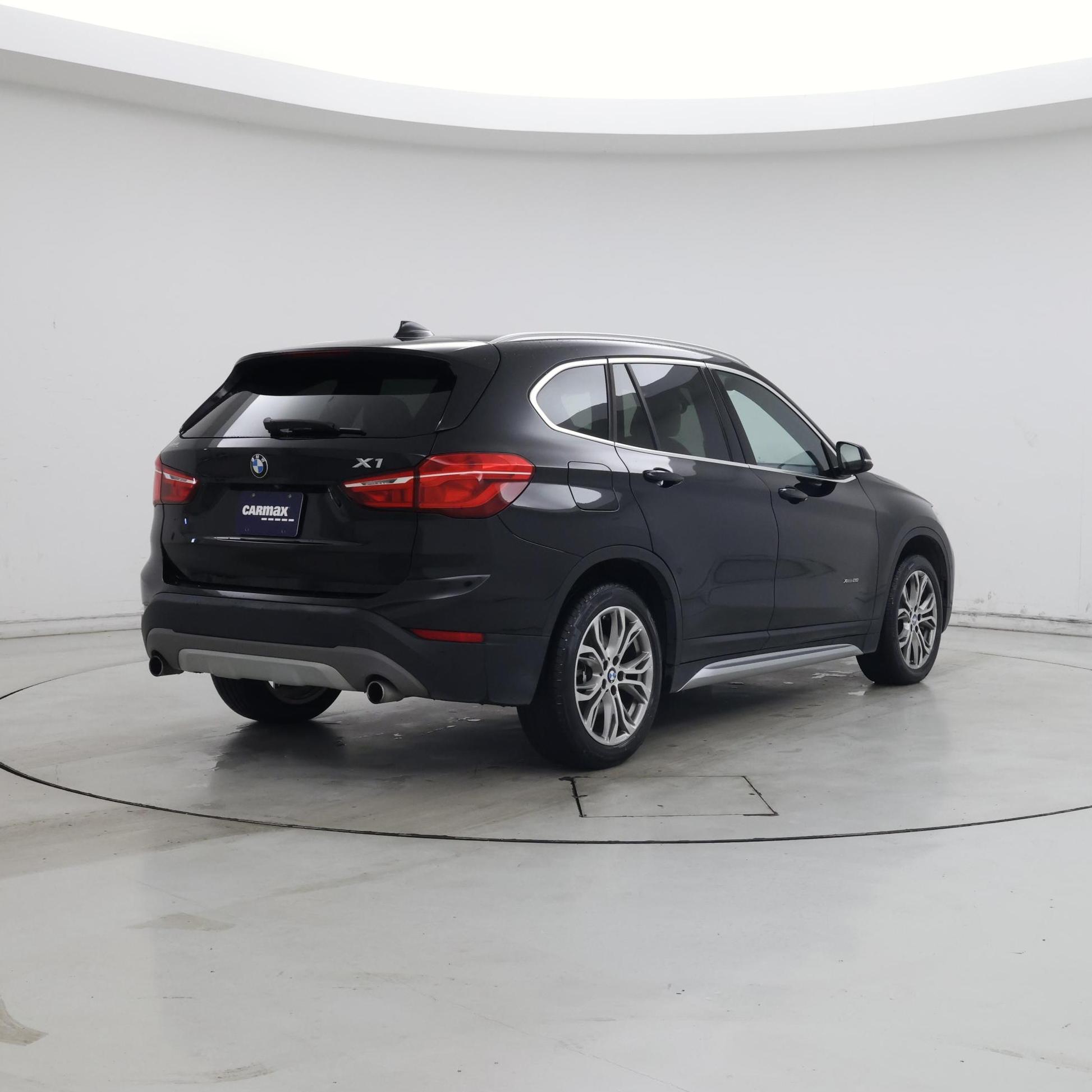 Thumbnail: 2016 BMW X1 - 8