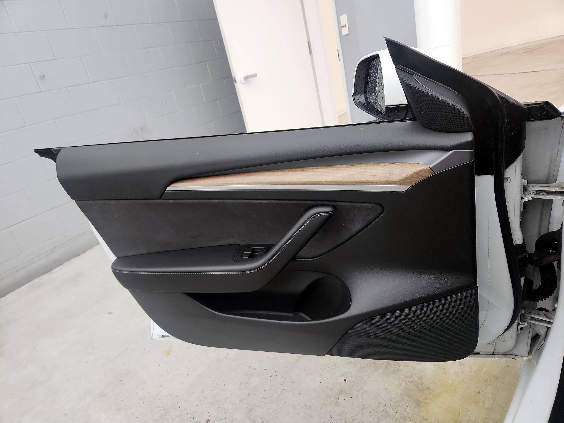 Thumbnail: 2021 Tesla Model 3 - 12